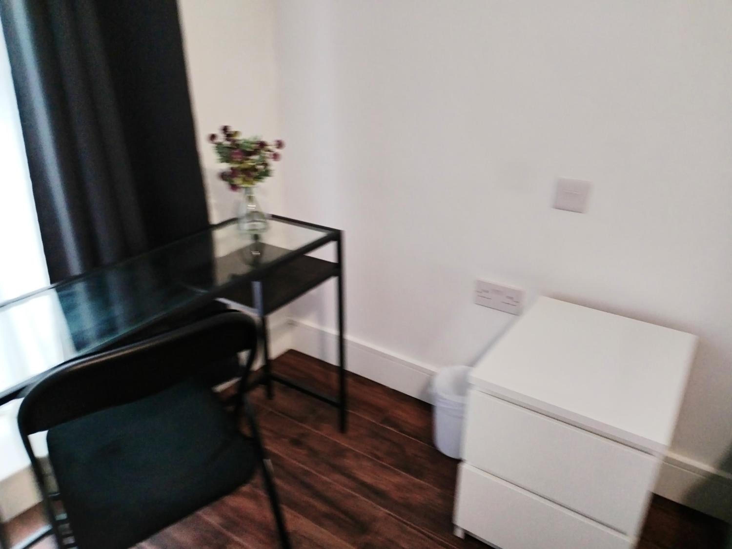 Luxury apartment near London centre, near train station, E1
