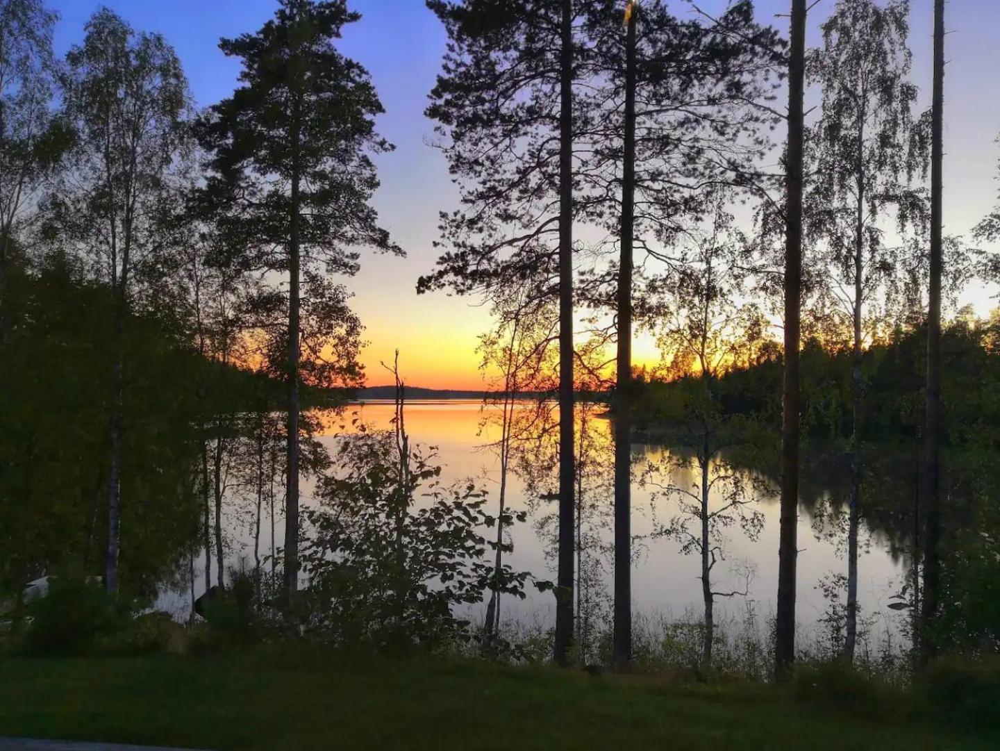 Beautiful and spacious lakeside cottages