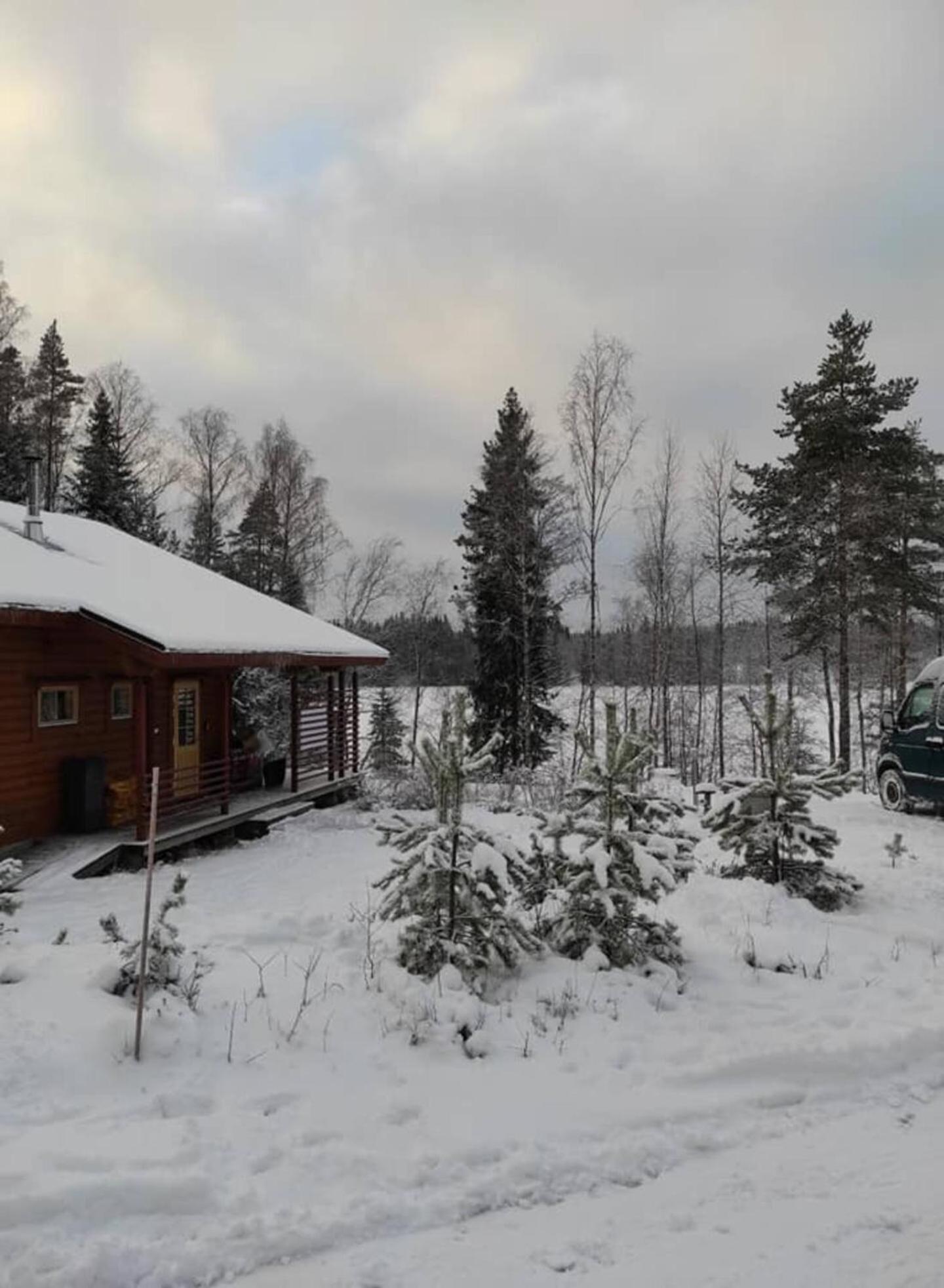 Beautiful and spacious lakeside cottages