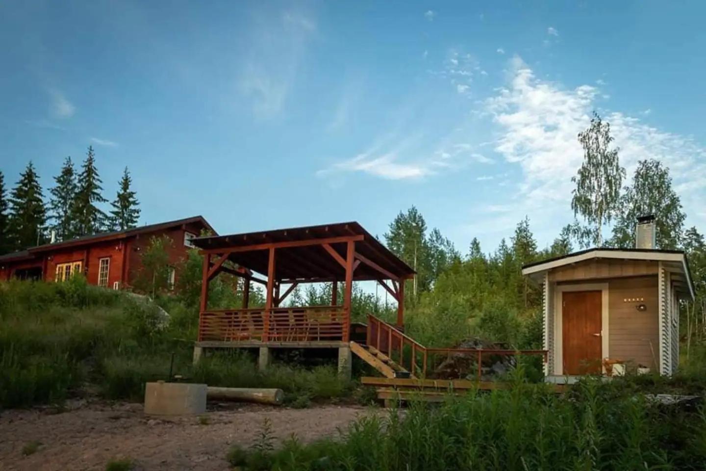Beautiful and spacious lakeside cottages