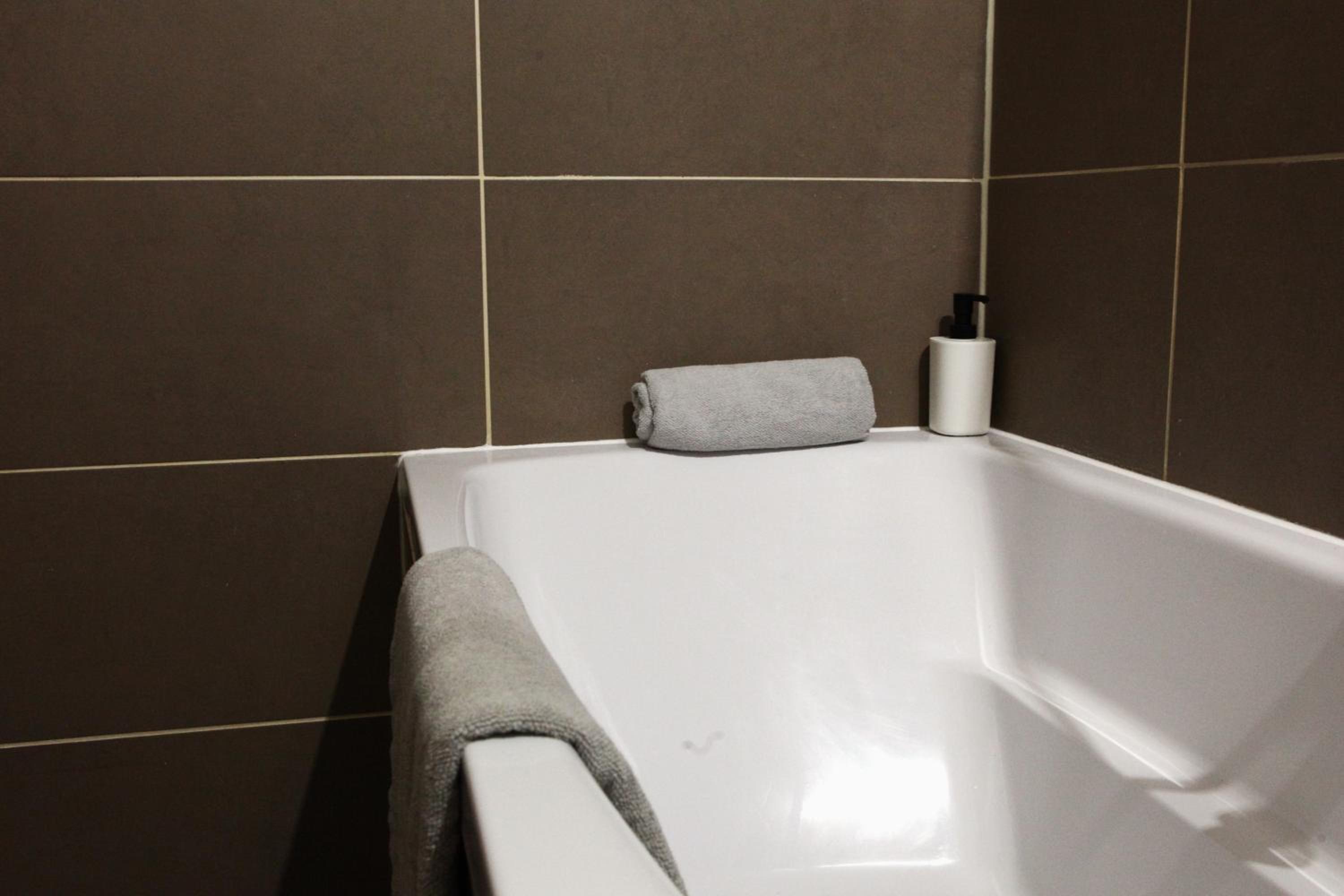 Goldcentral Apartment Danube-Private Terrace-Convenient Location