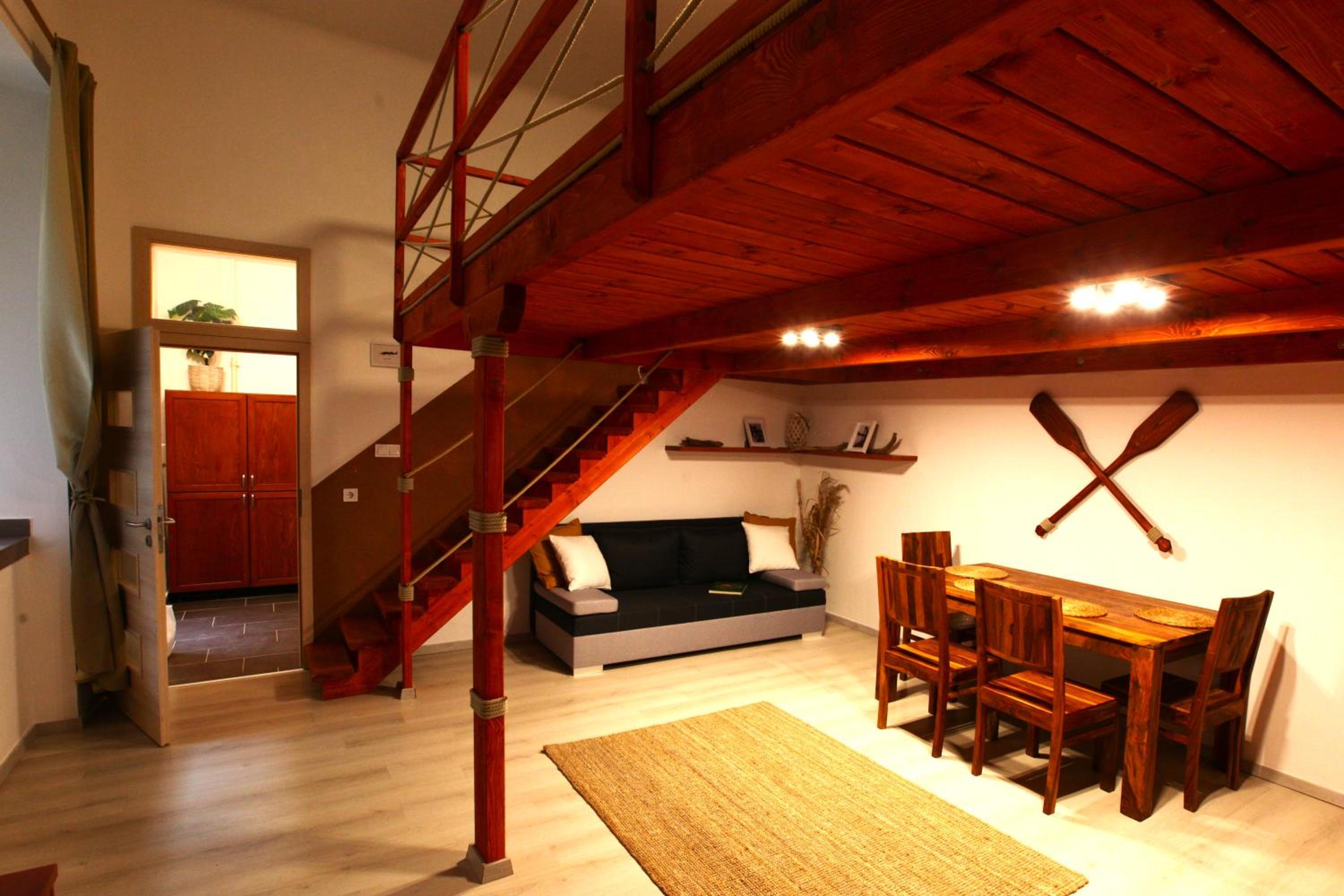 Goldcentral Apartment Danube-Private Terrace-Convenient Location