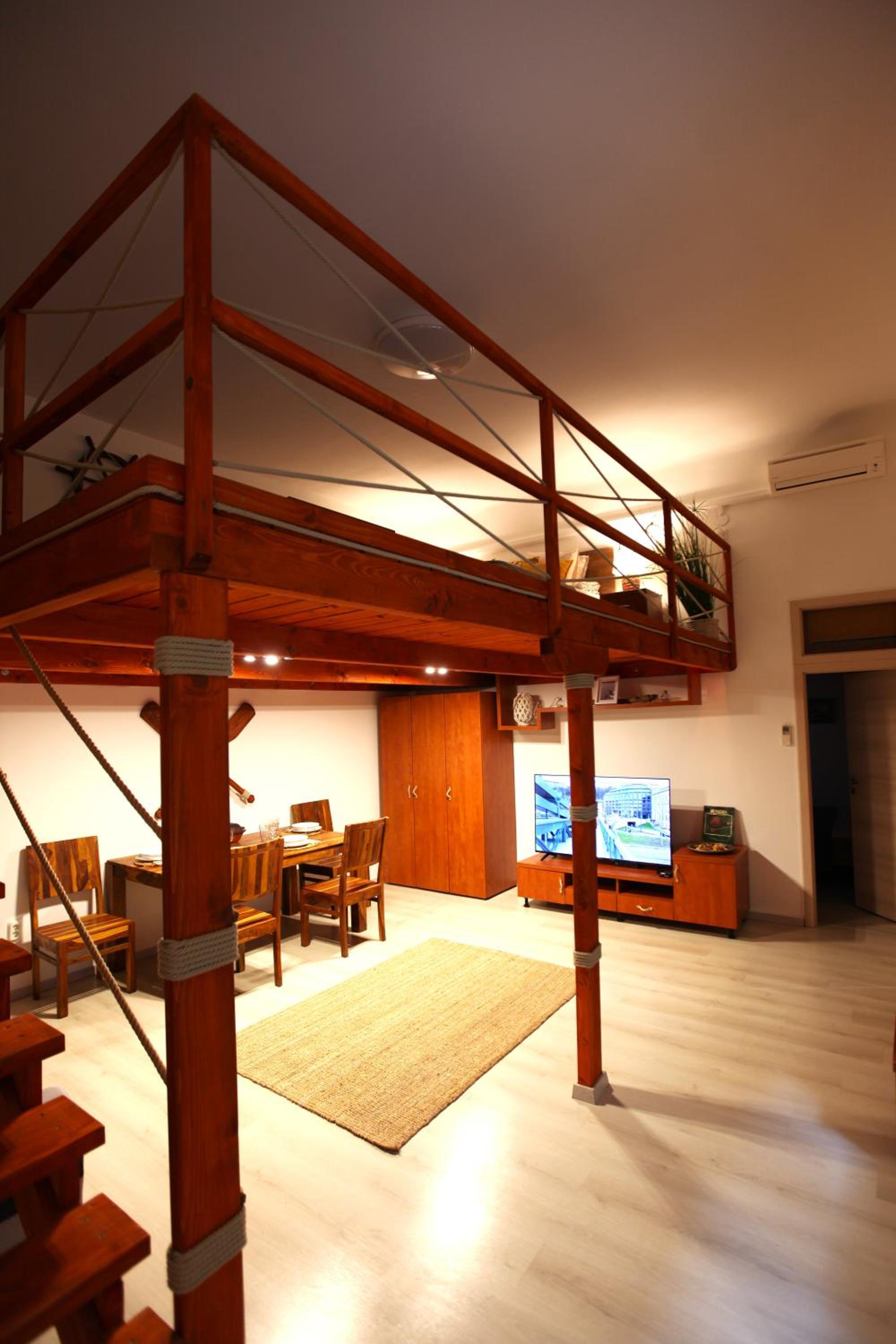 Goldcentral Apartment Danube-Private Terrace-Convenient Location