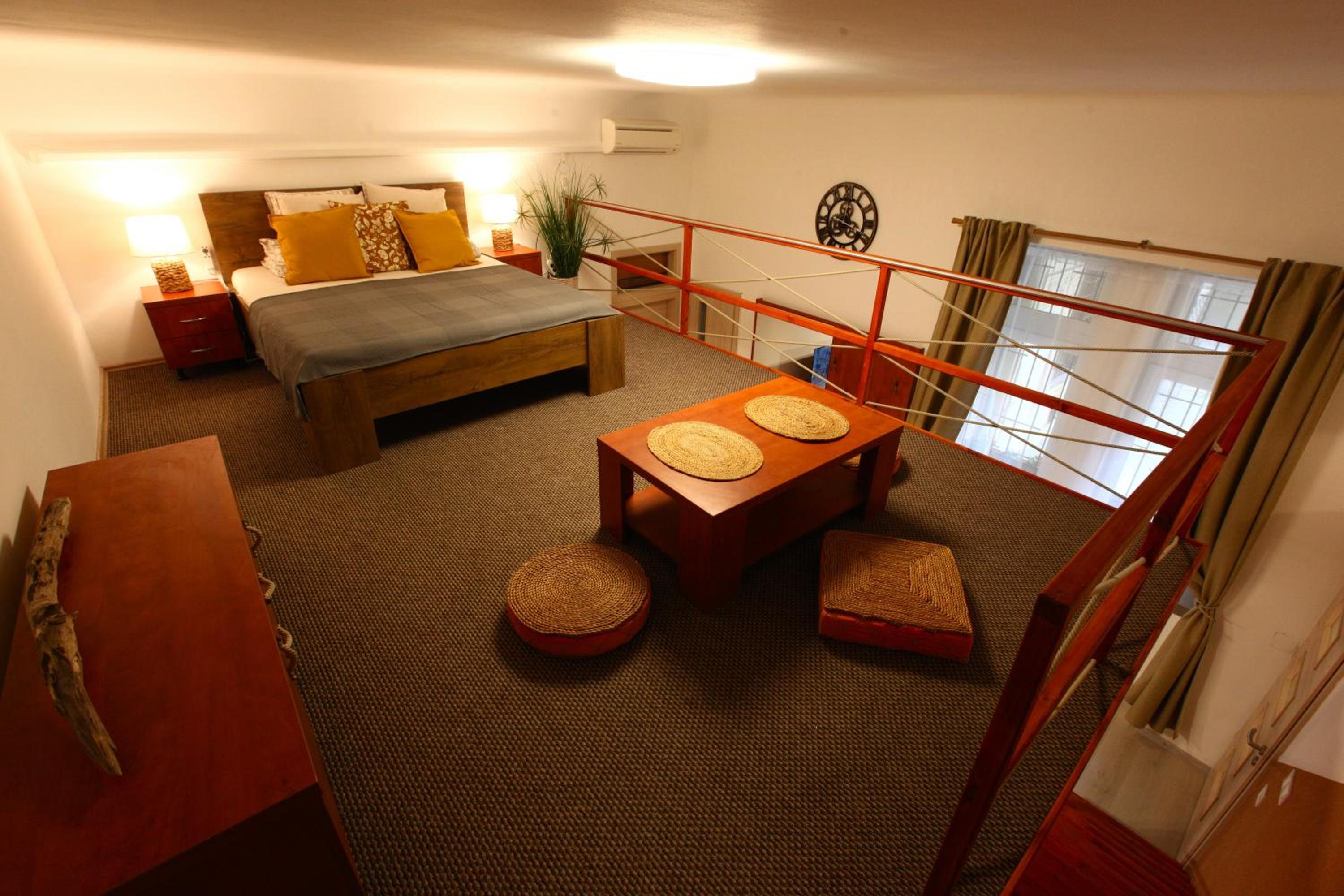 Goldcentral Apartment Danube-Private Terrace-Convenient Location
