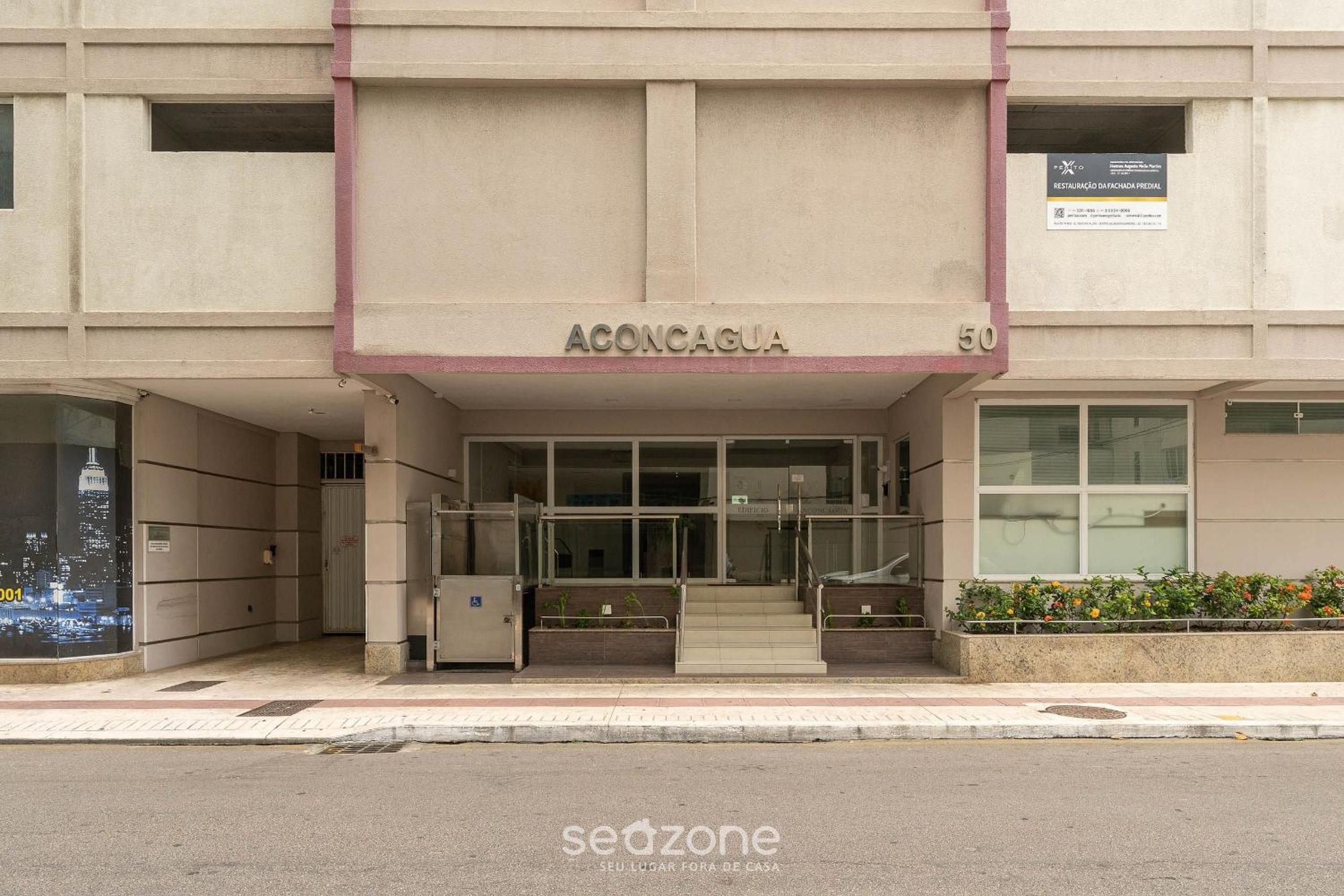 Beachfront apt BC center close to attract. ACO803