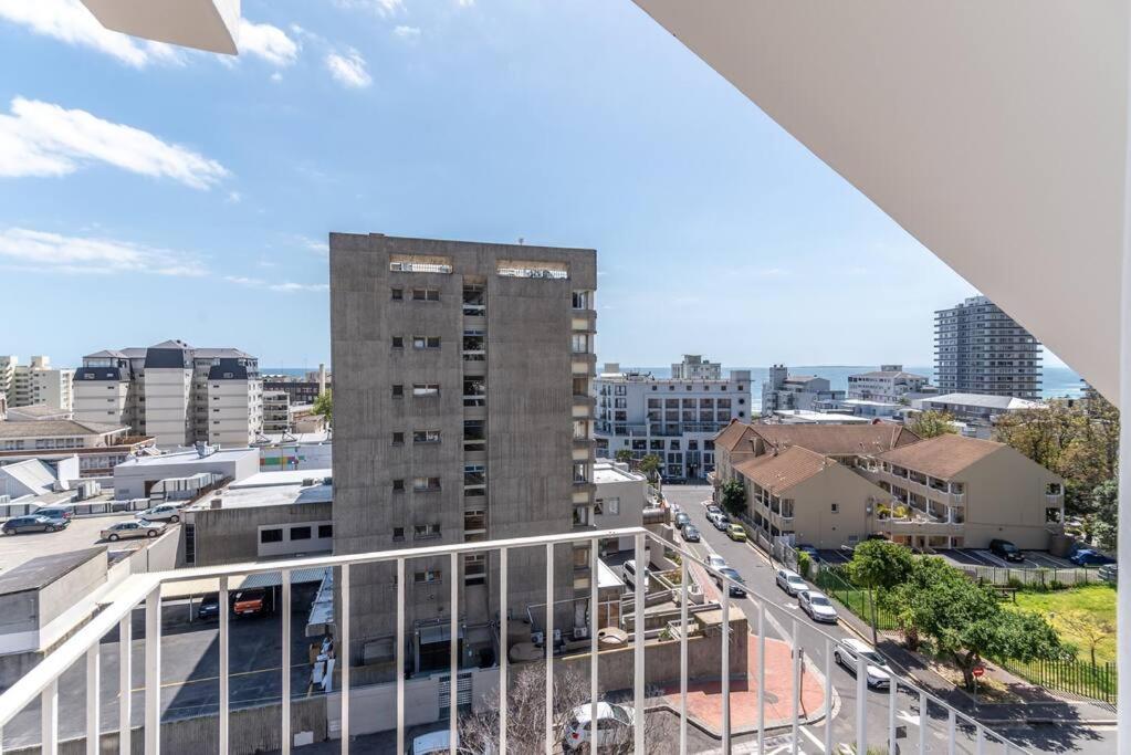 Stylish 1-Bed near Sea Point Promenade