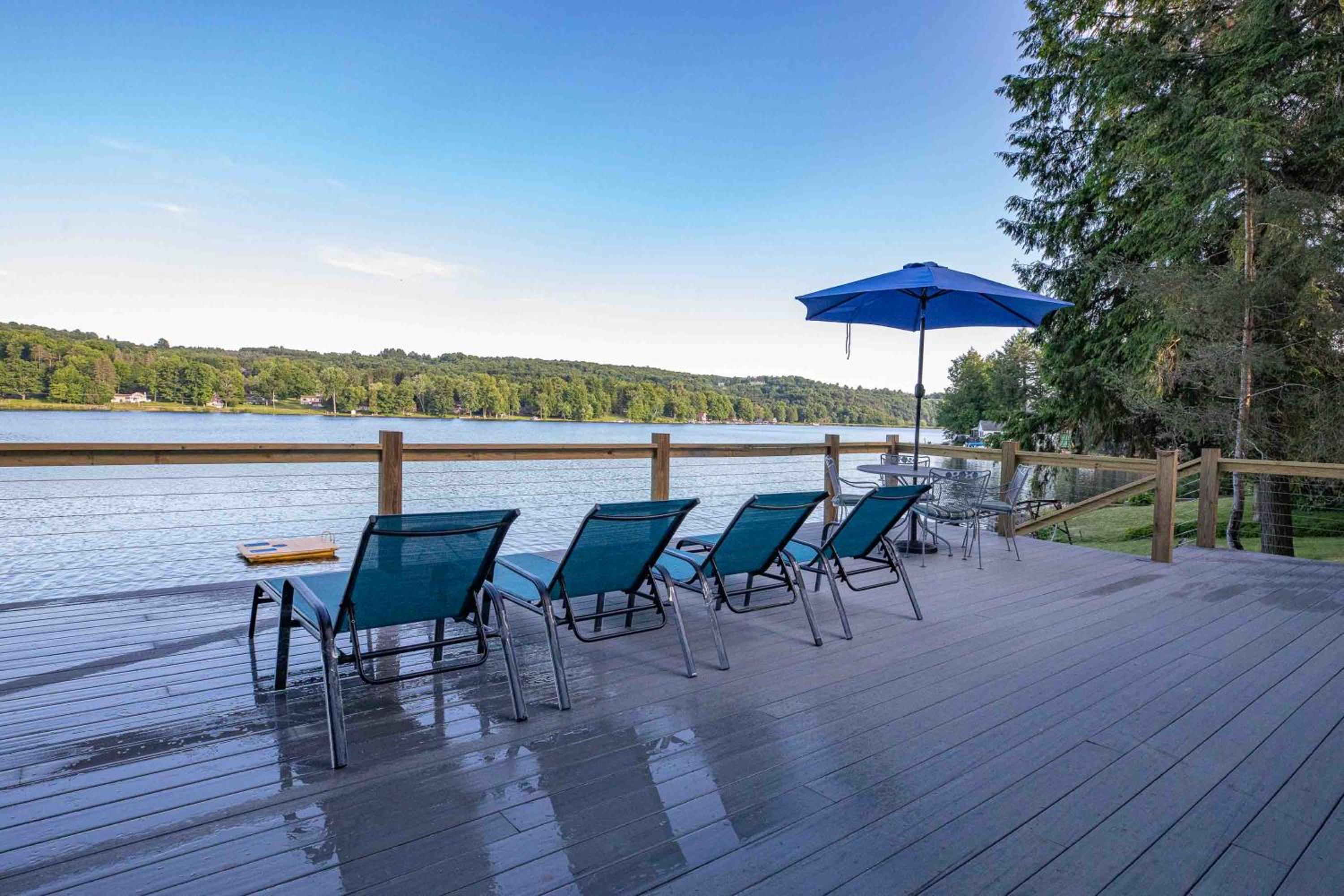 Modern Lake Retreat, Sleeps 8, 5 min to Colgate view 3