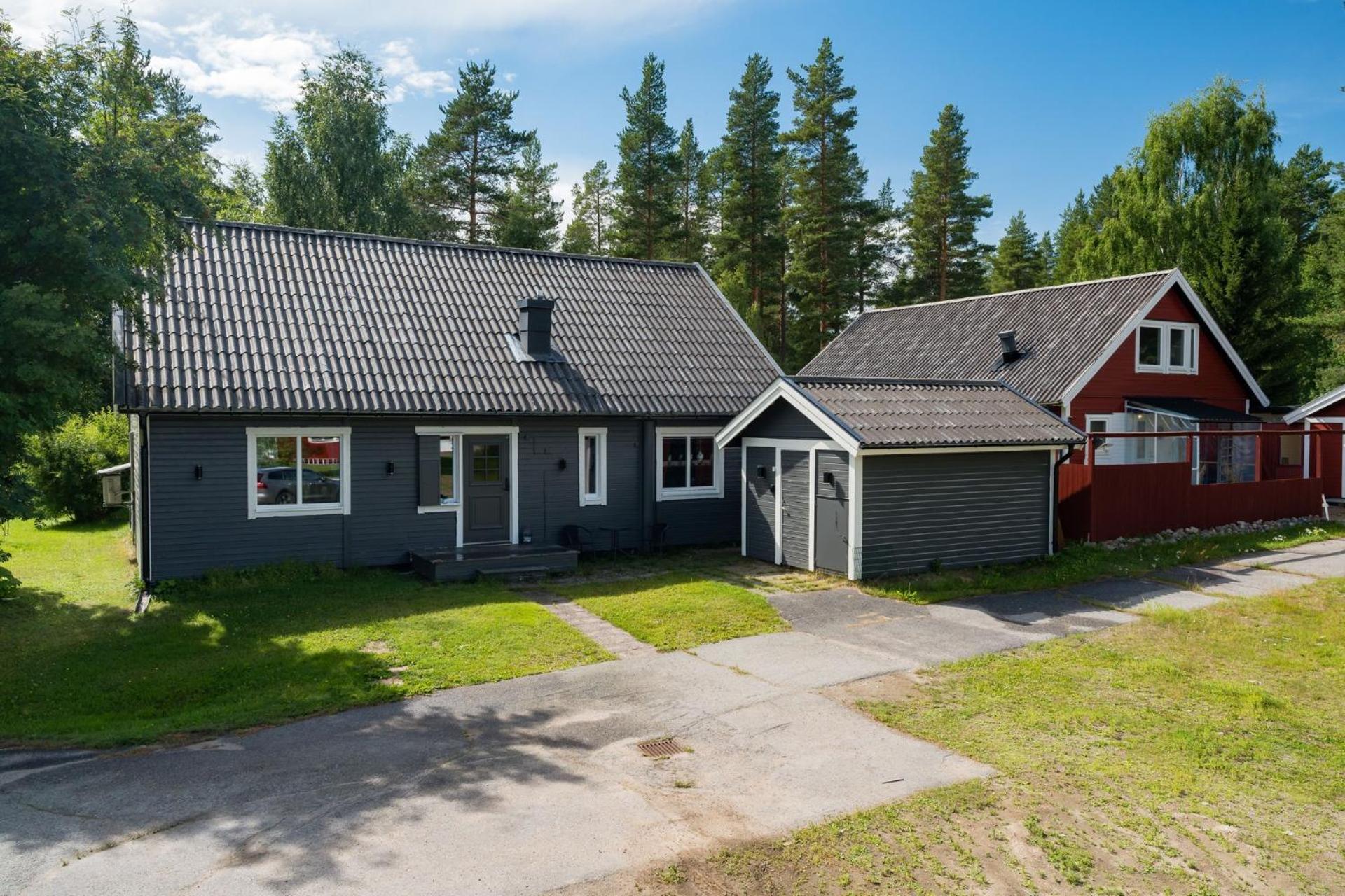 Guestly Homes - 4BR Cozy House near windfarm view 2