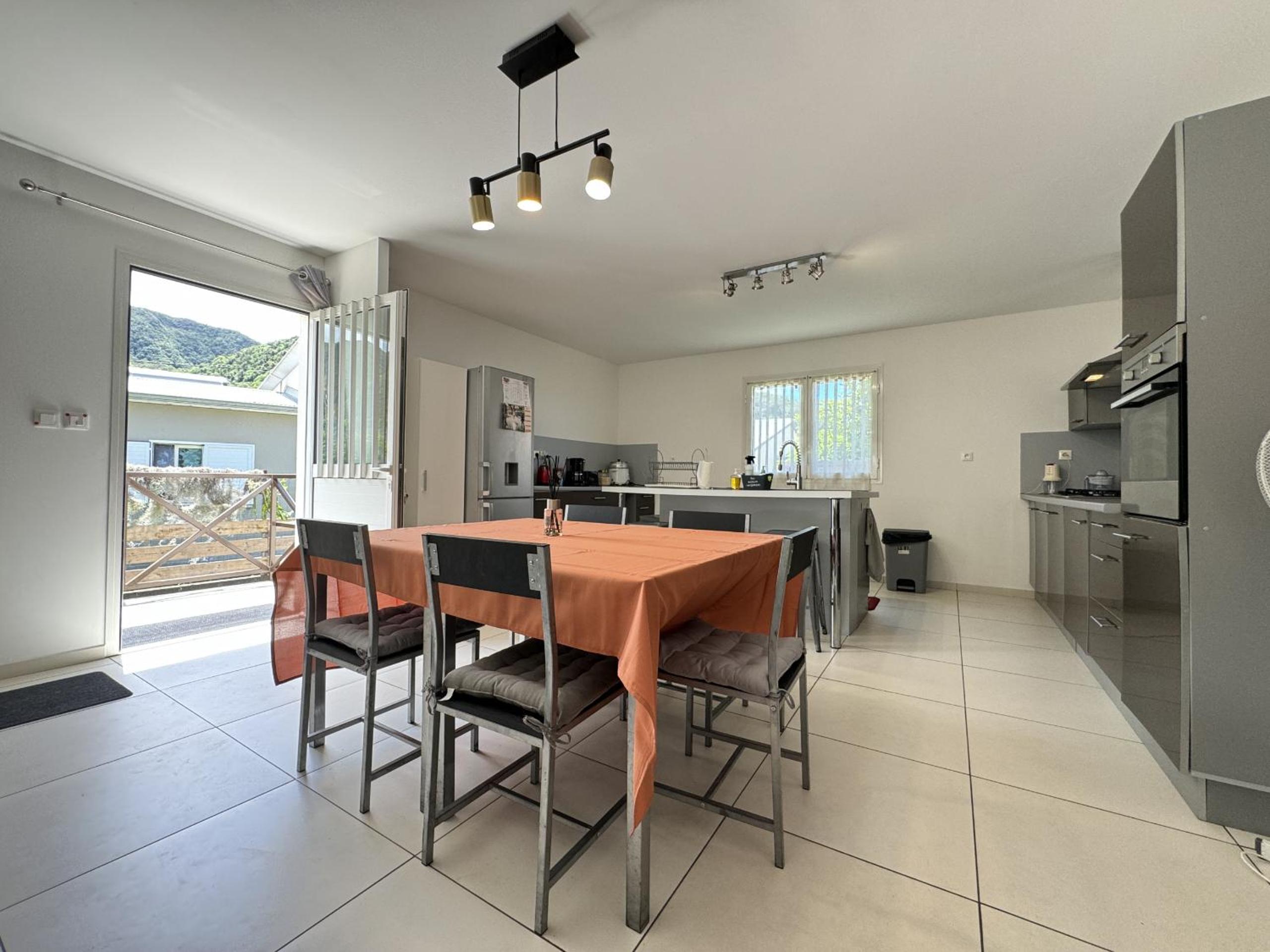 Étoile de la Plaine, jolie maison avec jacuzzi pour 4 personnes