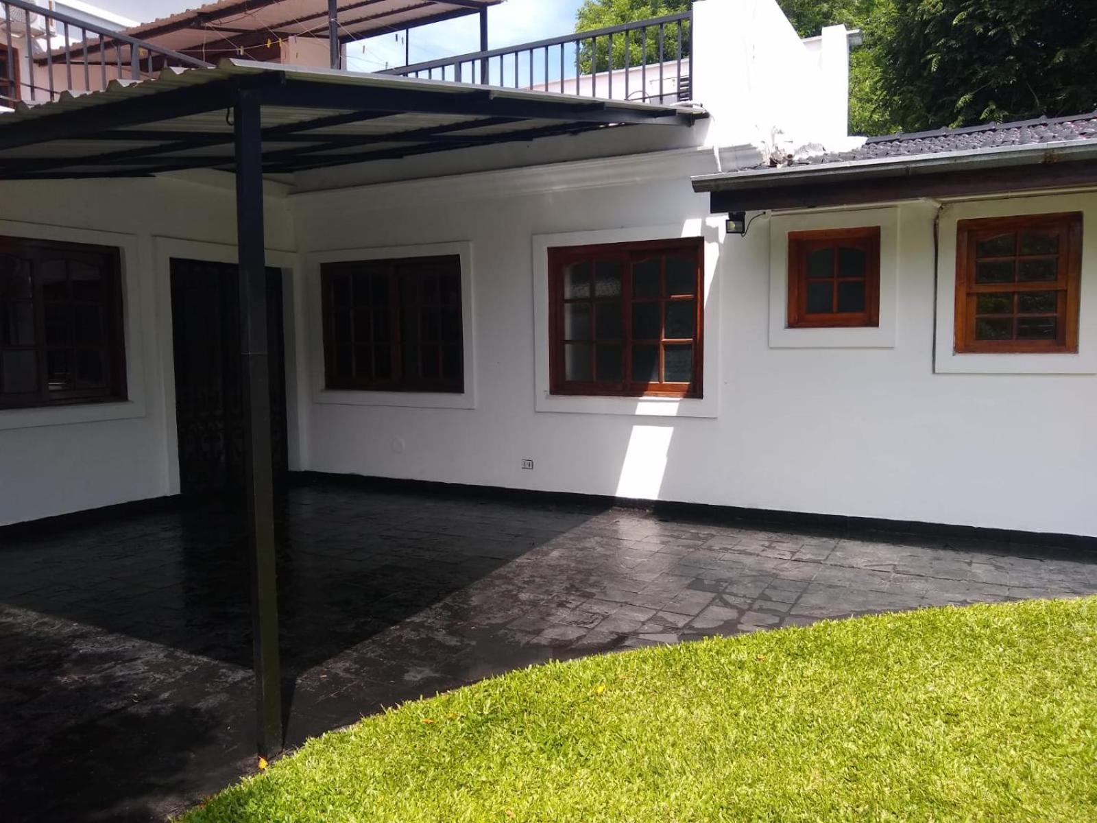 Casa Amplia 5 personas Amplio Jardin y Parrilla Zona Muy Tranquila en Tigre Centro
