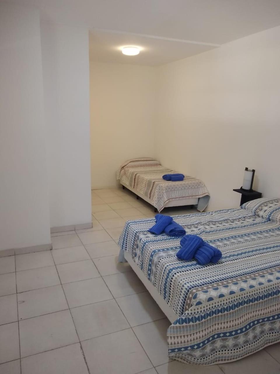 Casa Amplia 5 personas Amplio Jardin y Parrilla Zona Muy Tranquila en Tigre Centro