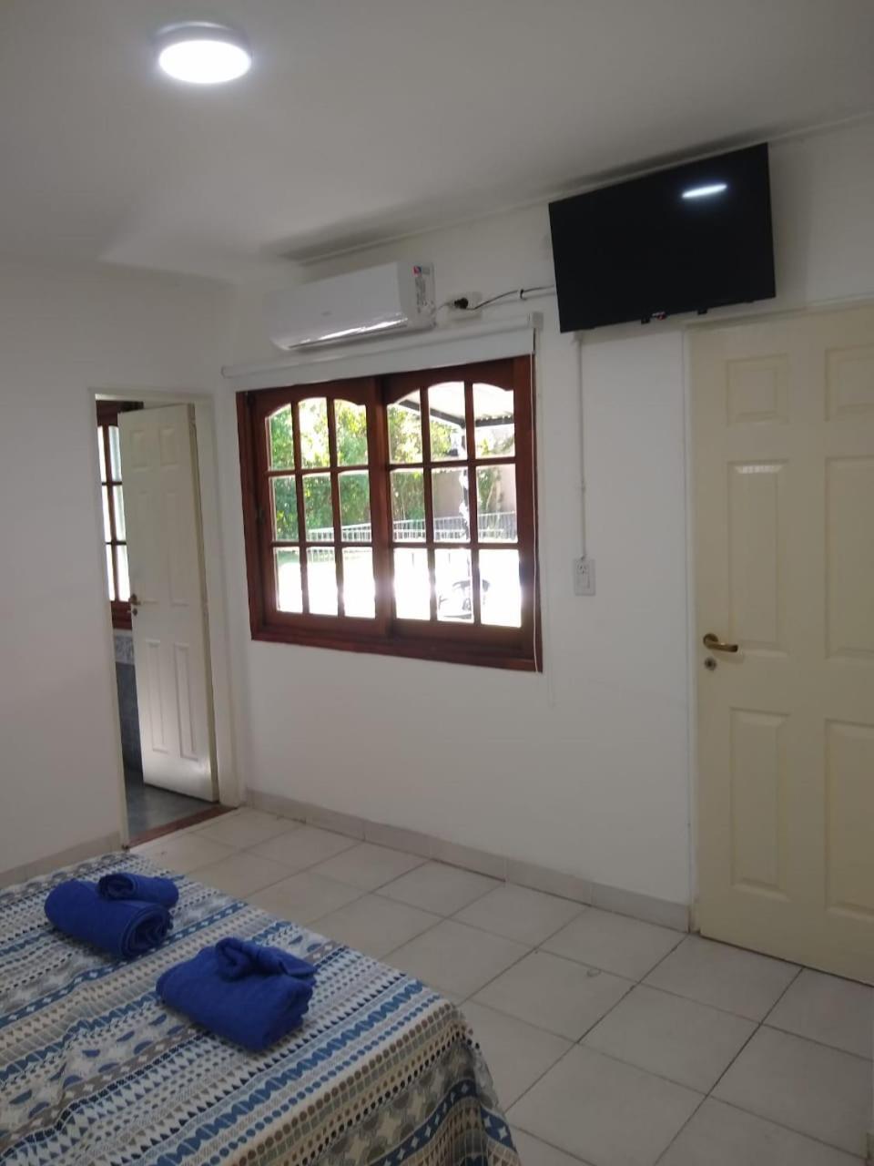 Casa Amplia 5 personas Amplio Jardin y Parrilla Zona Muy Tranquila en Tigre Centro