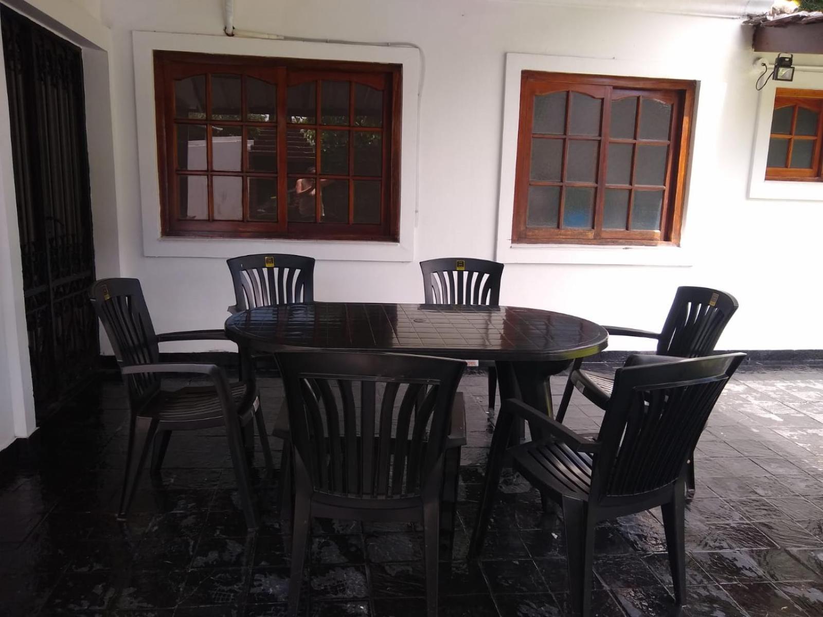 Casa Amplia 5 personas Amplio Jardin y Parrilla Zona Muy Tranquila en Tigre Centro