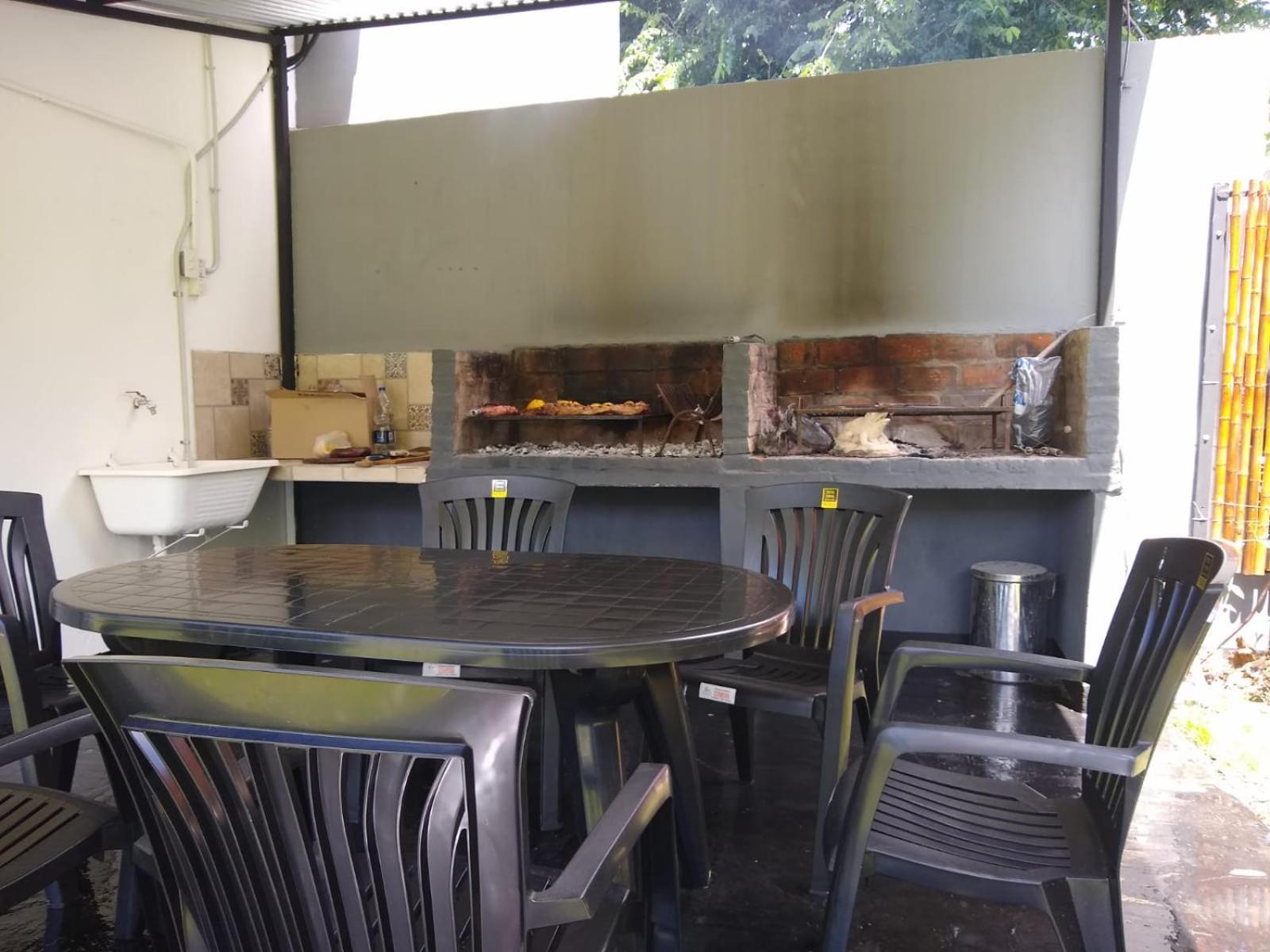 Casa Amplia 5 personas Amplio Jardin y Parrilla Zona Muy Tranquila en Tigre Centro