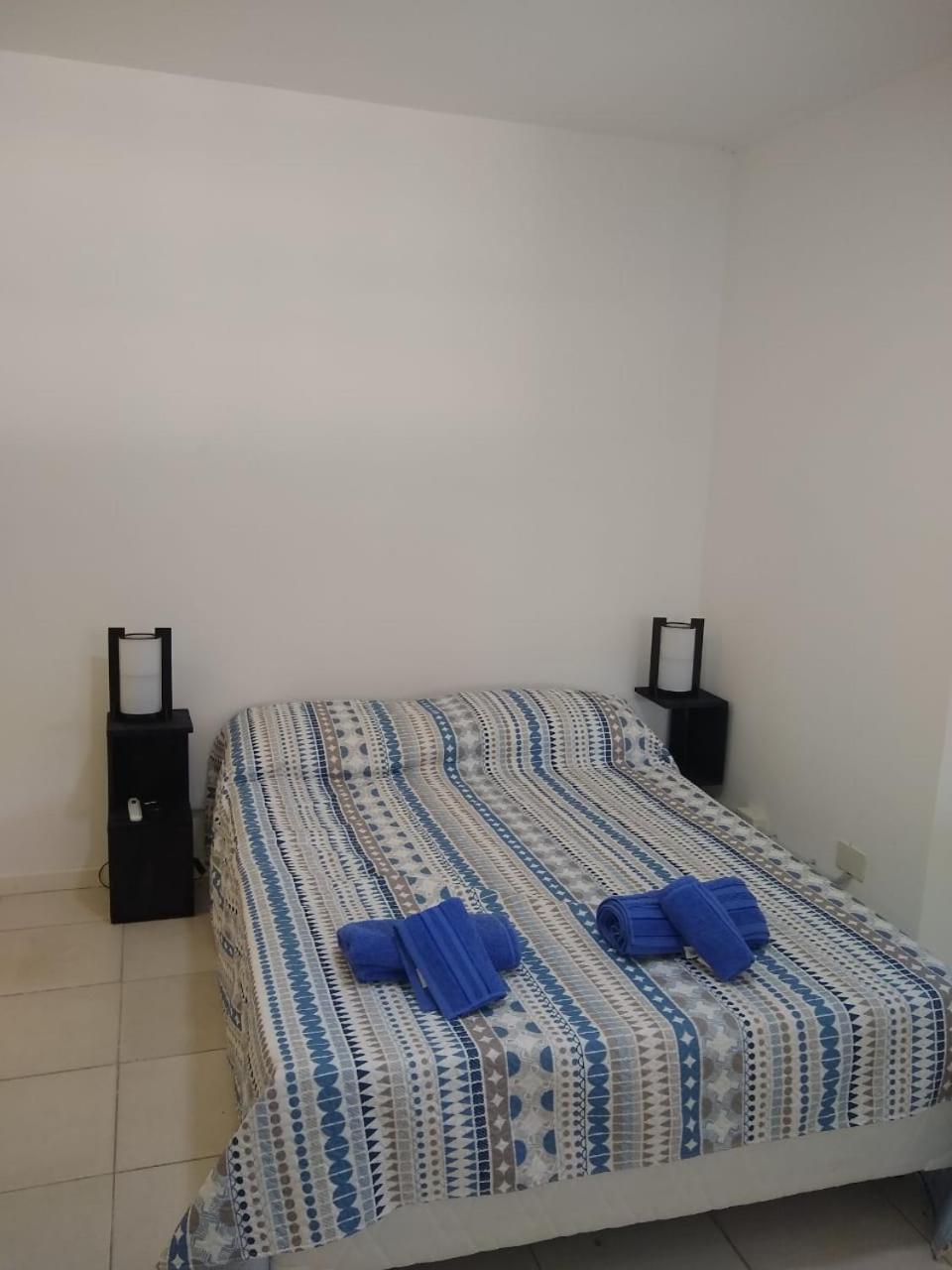 Casa Amplia 5 personas Amplio Jardin y Parrilla Zona Muy Tranquila en Tigre Centro