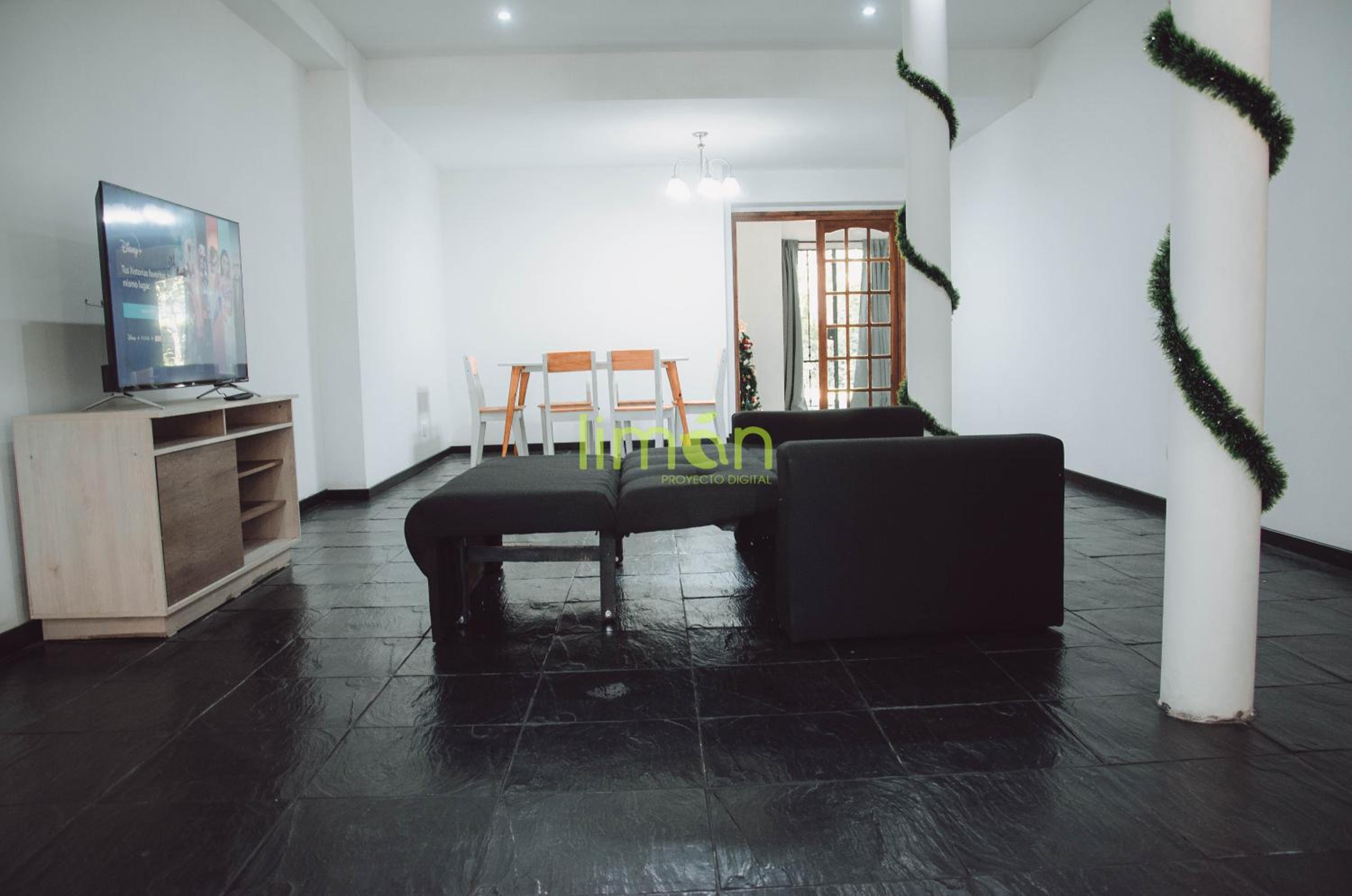 Casa Amplia 5 personas Amplio Jardin y Parrilla Zona Muy Tranquila en Tigre Centro