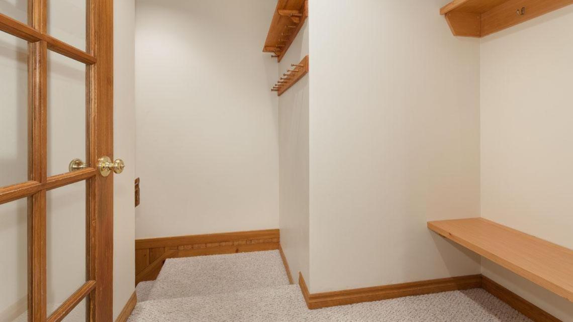 Painted Cliff 35 - Blackcomb home with Shared Hot Tub, Secure Parking - Whistler Platinum