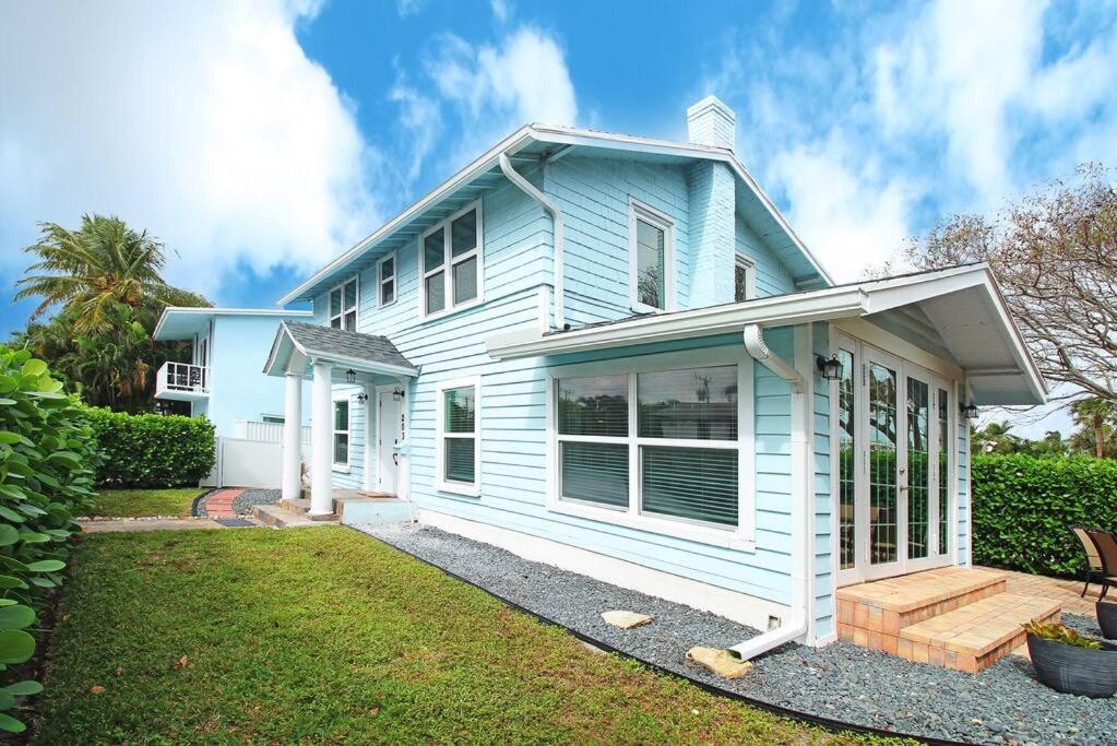 Modern 3BR, Pet-Friendly, WiFi, Washer & Dryer view 4