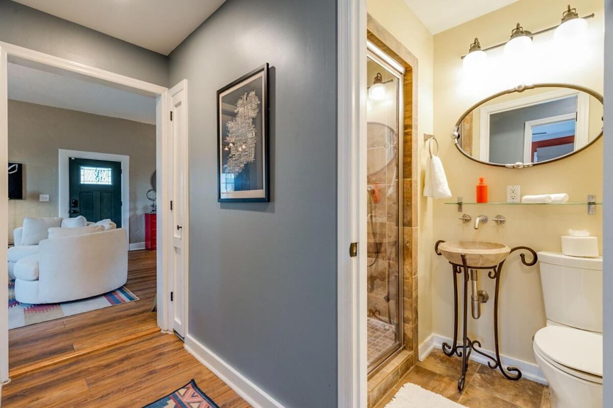 Historic East Nash Sleeps 6 - Property Image 17