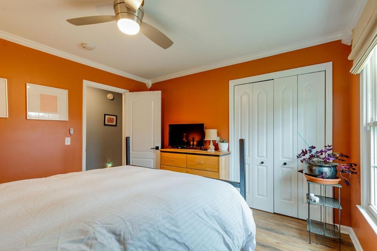 Historic East Nash Sleeps 6 - Property Image 2