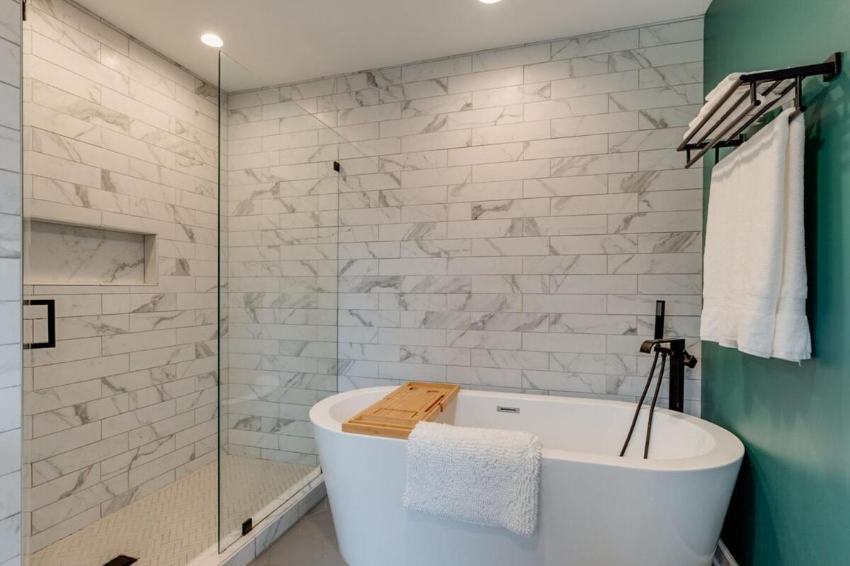 Historic East Nash Sleeps 6 - Property Image 11