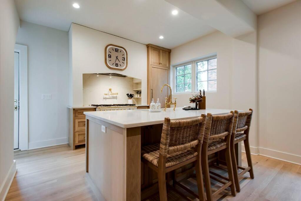 Photograph supplied for Lux West Nash Tudor 4mi to DT Sleeps 9