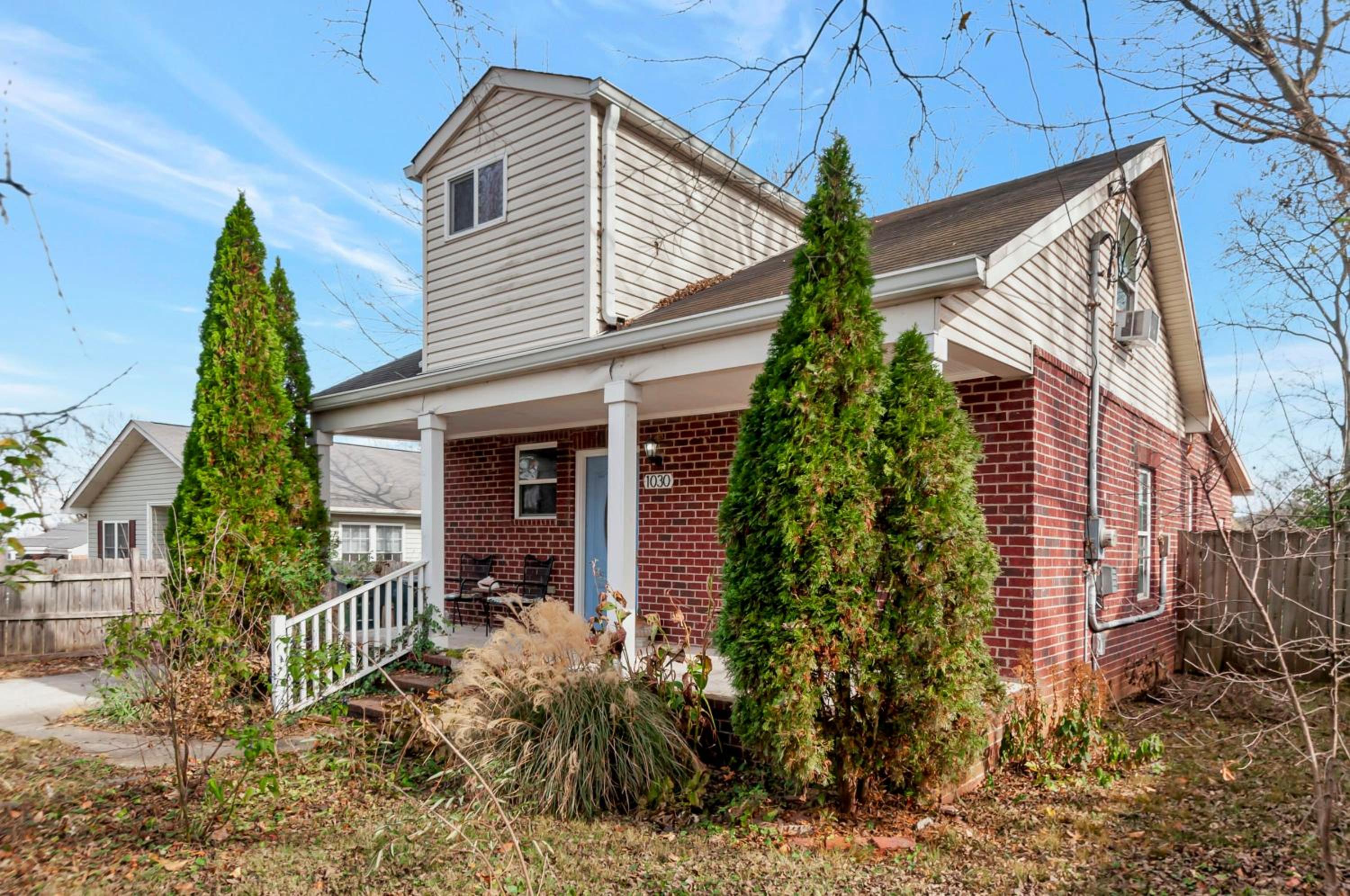 3 Bd 2 bath Home Walking Distance to Nations view 3