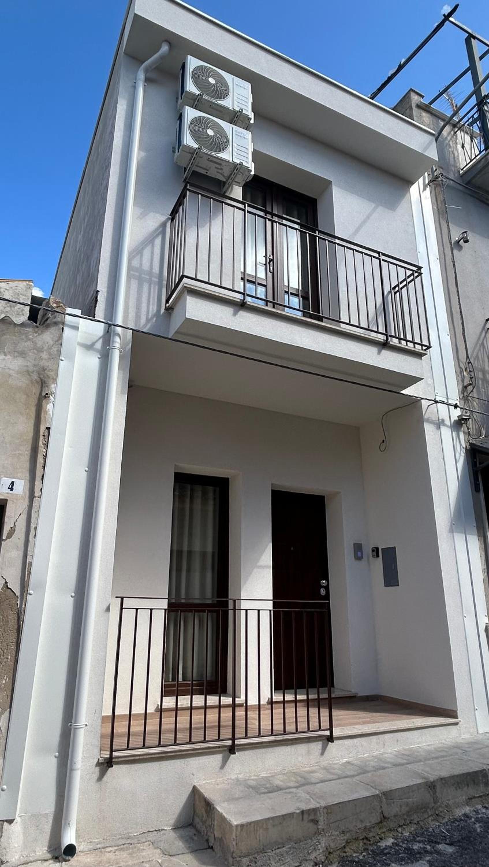 Casa Leonardo view 2