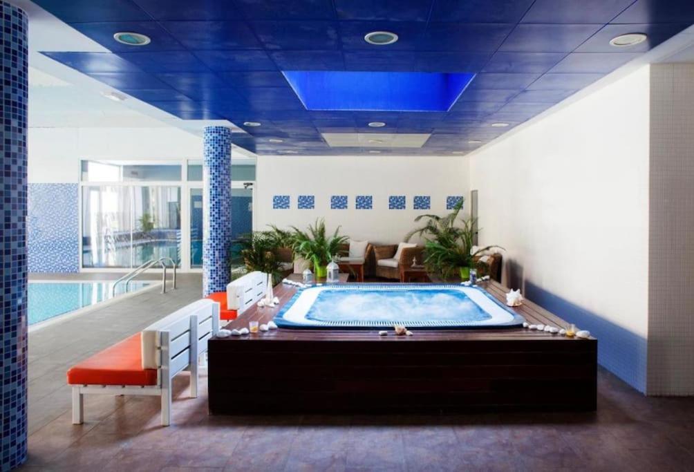 Apto de diseño Salou-piscina gym