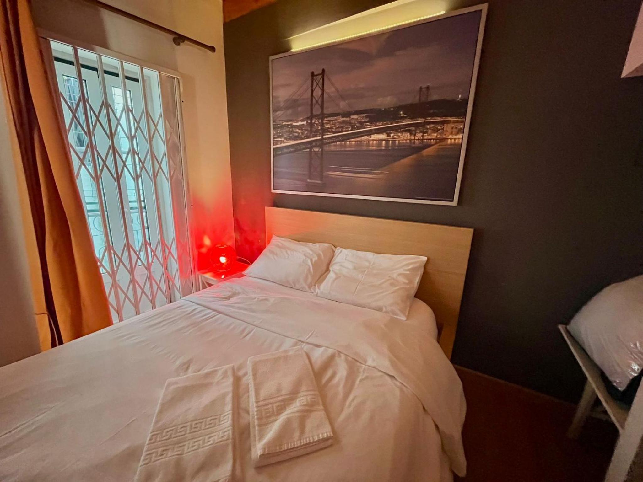 2 Bedroom, 2 Bathroom Apartment - Travessa da Madalena view 2