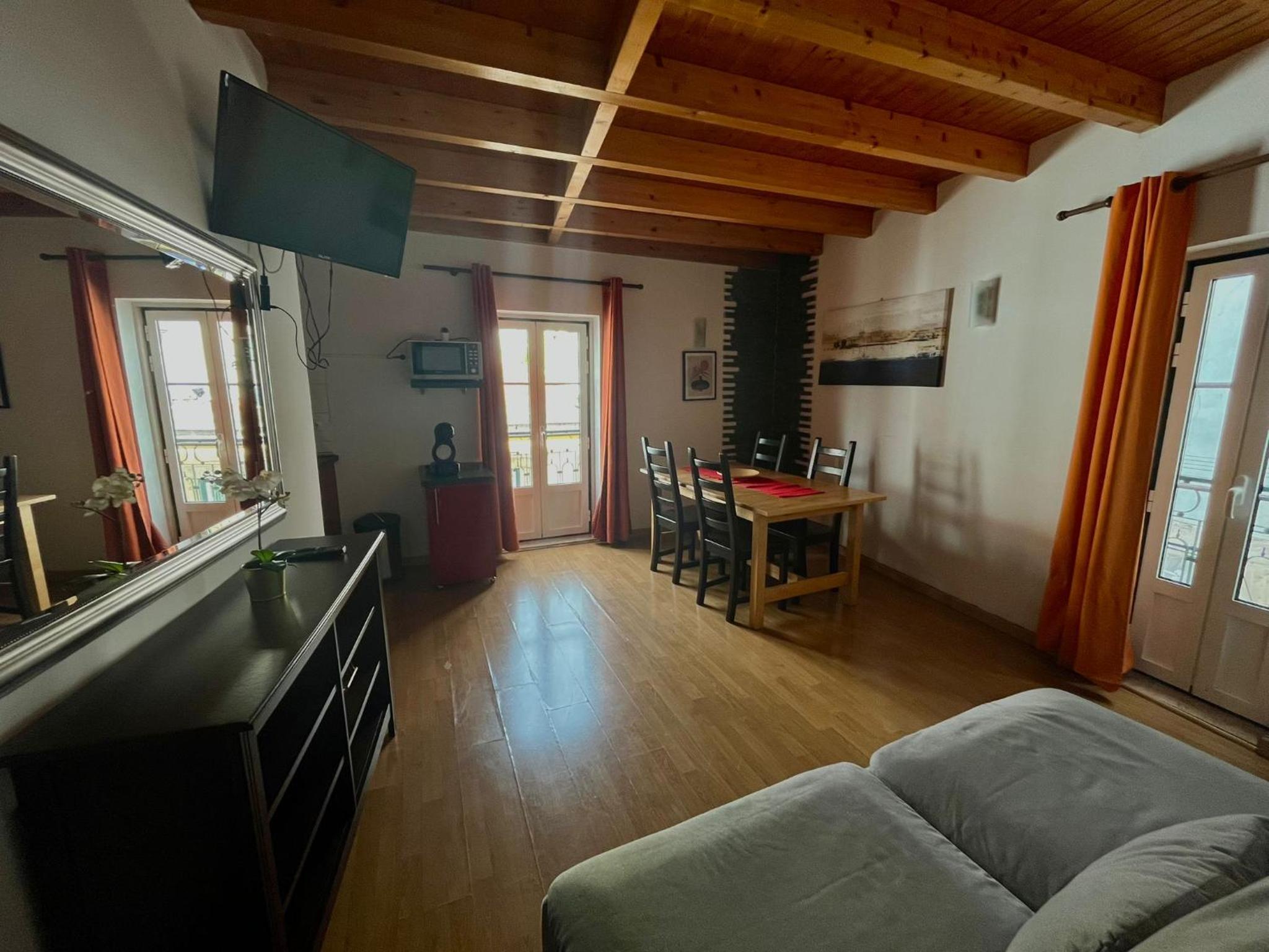2 Bedroom, 2 Bathroom Apartment - Travessa da Madalena view 4