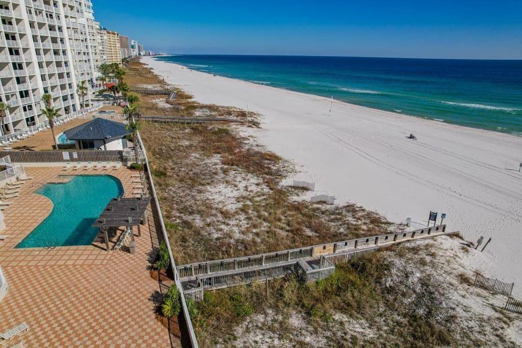 Beautiful 3BR/2BA Beachfront Condo,Sleeps 8