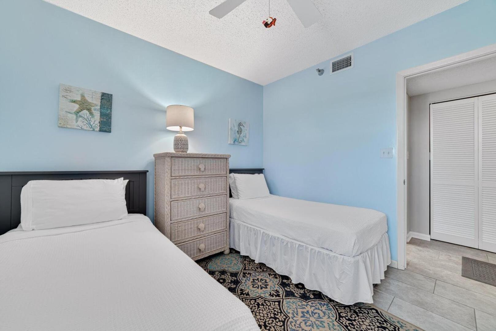 Stunning Views, 3BD/2BA w/ Private Balcony