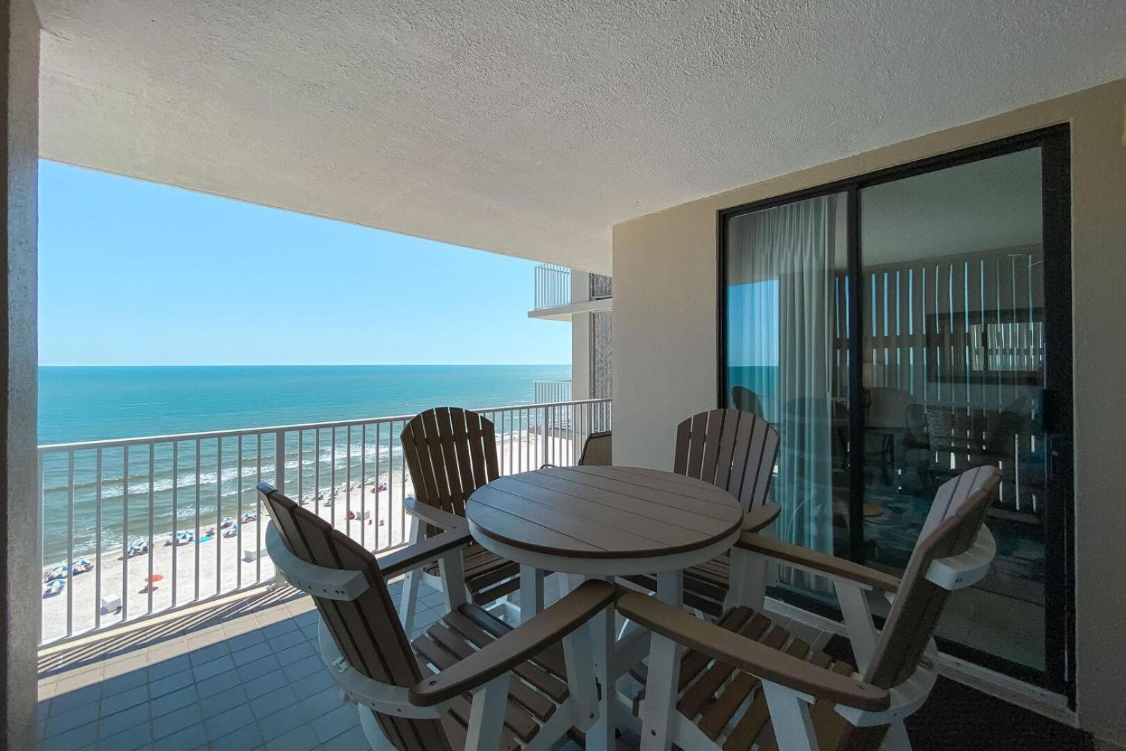 Stunning Views, 3BD/2BA w/ Private Balcony