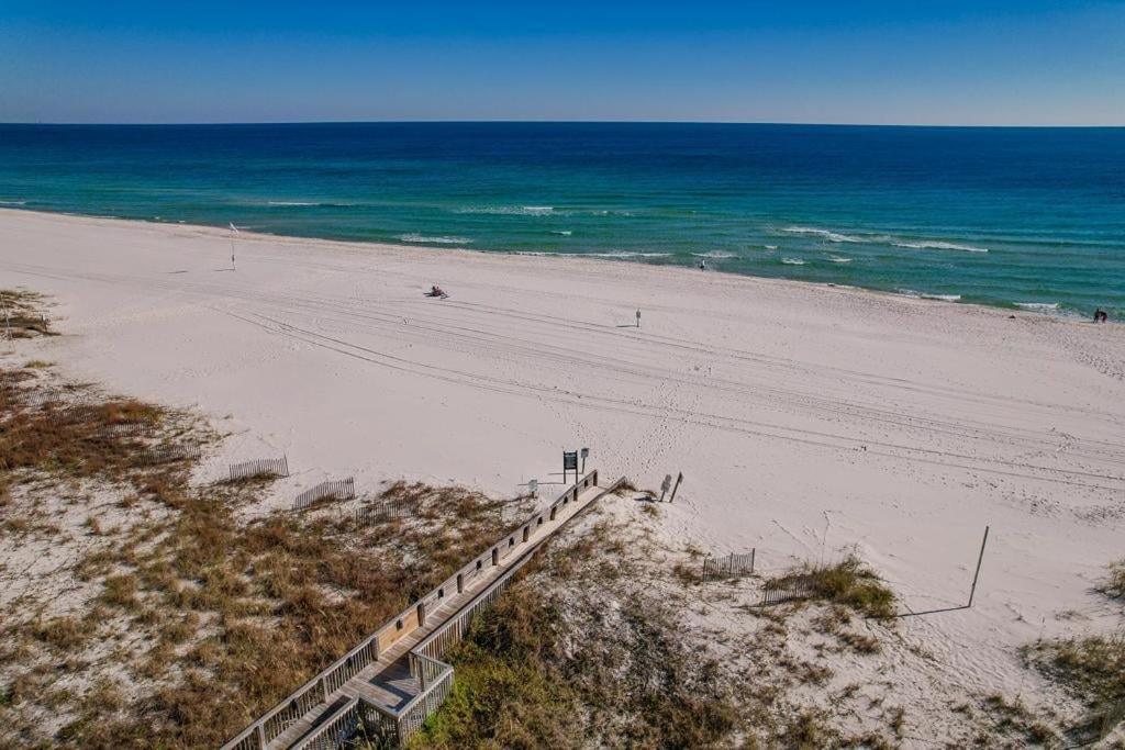 Beautiful 3BR/2BA Beachfront Condo,Sleeps 8
