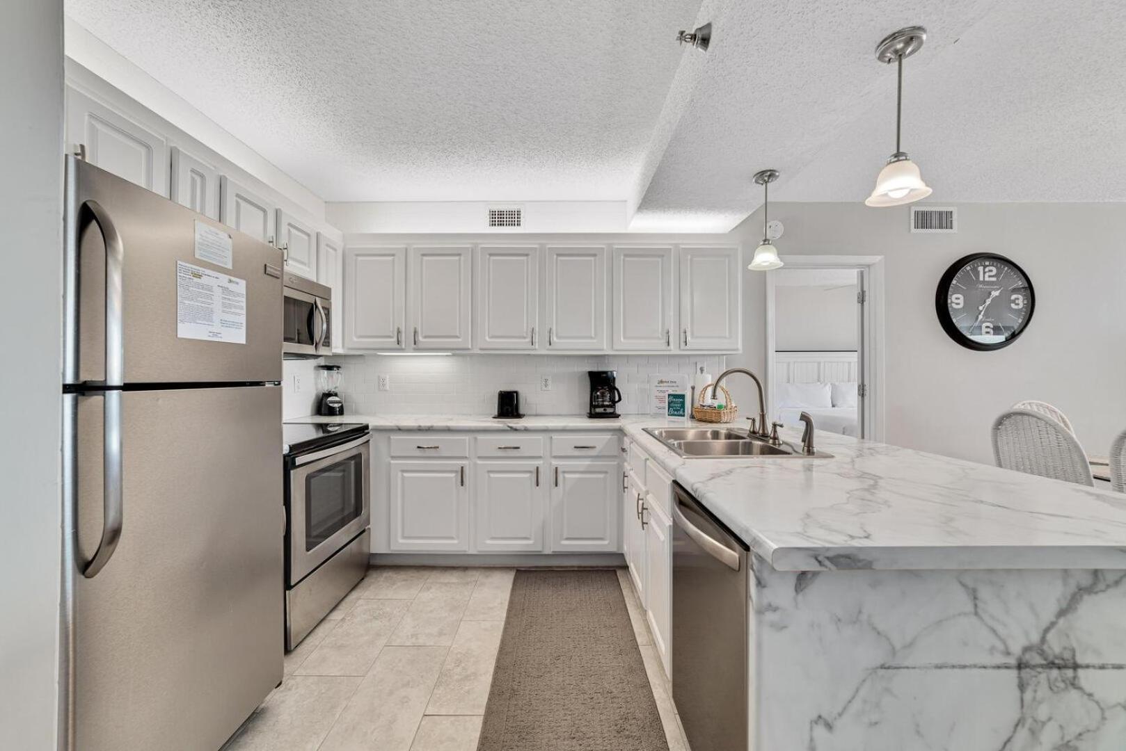 Stunning Views, 3BD/2BA w/ Private Balcony