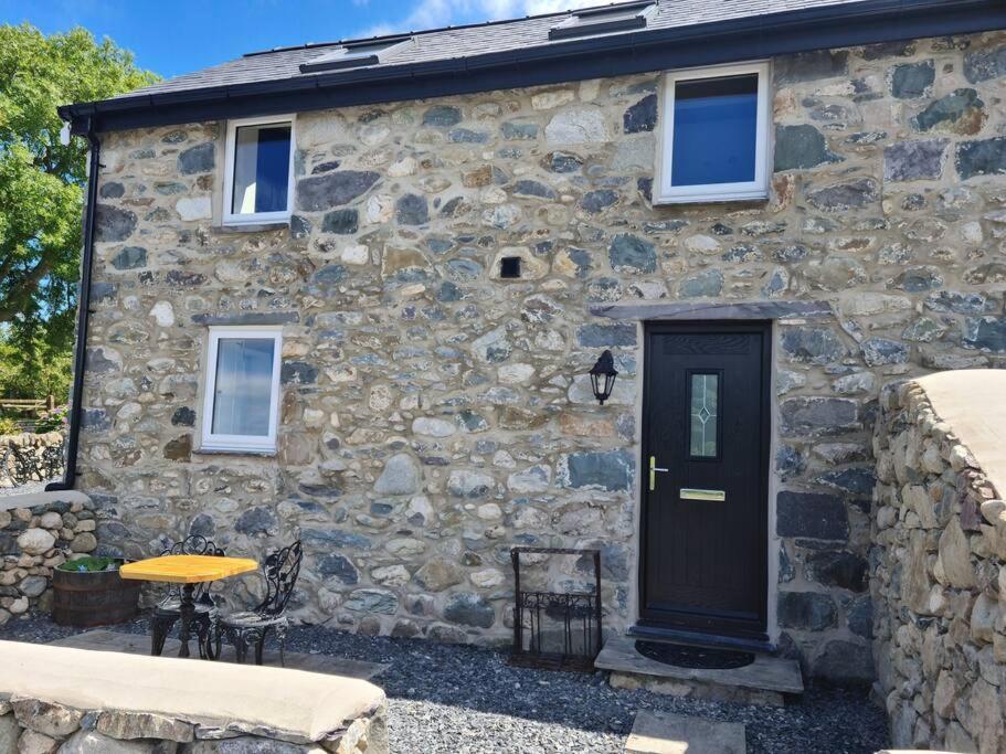 Pipistrelle Cottage a quirky gem near Snowdonia view 2