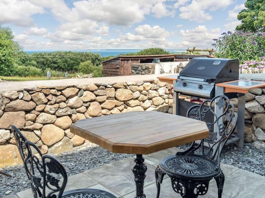 Pipistrelle Cottage a quirky gem near Snowdonia view 3