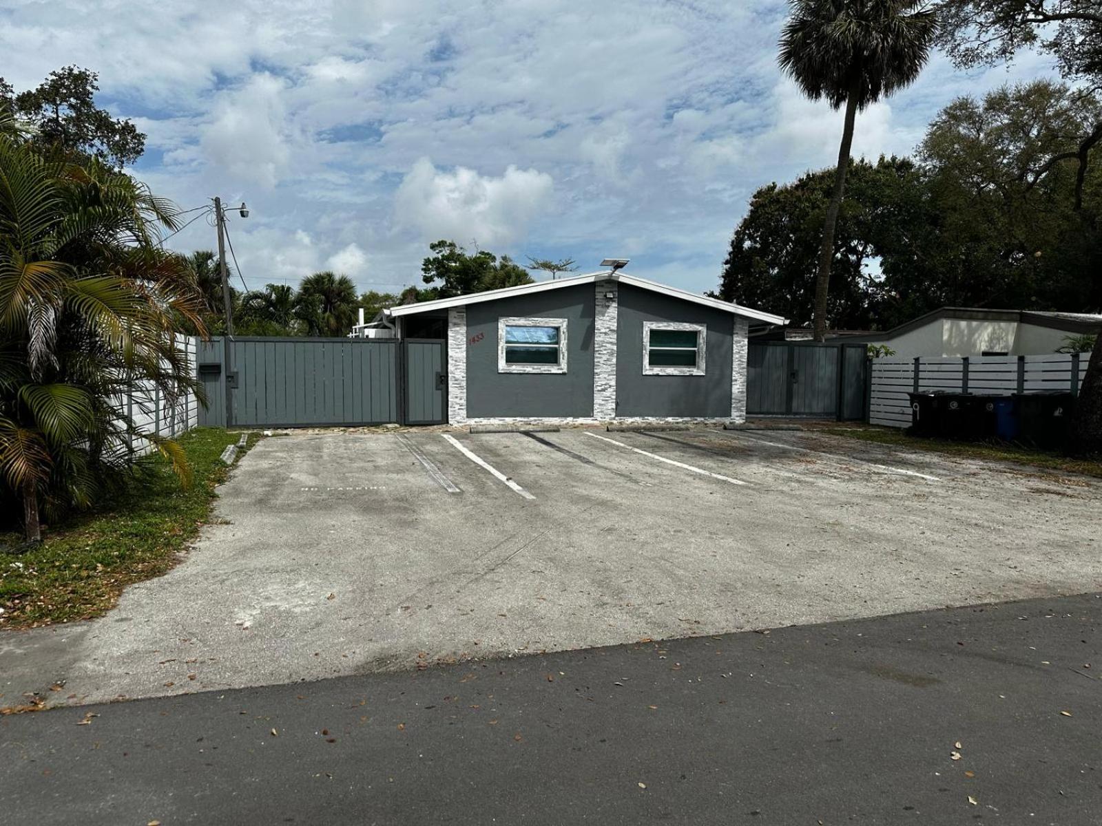 Cozy newly renovated near FLL airport