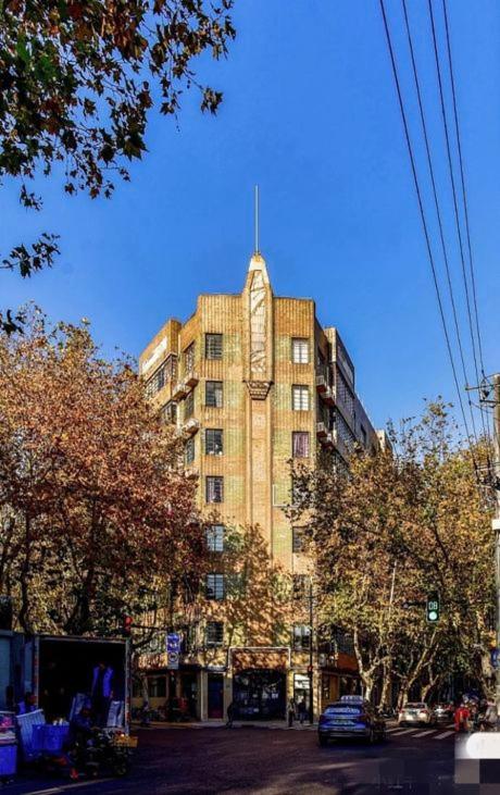 Shanghai Hills & Serendipity Roof House Near Line1 & Line12 South Shanxi Road iAPM Huaihai Zhong Road