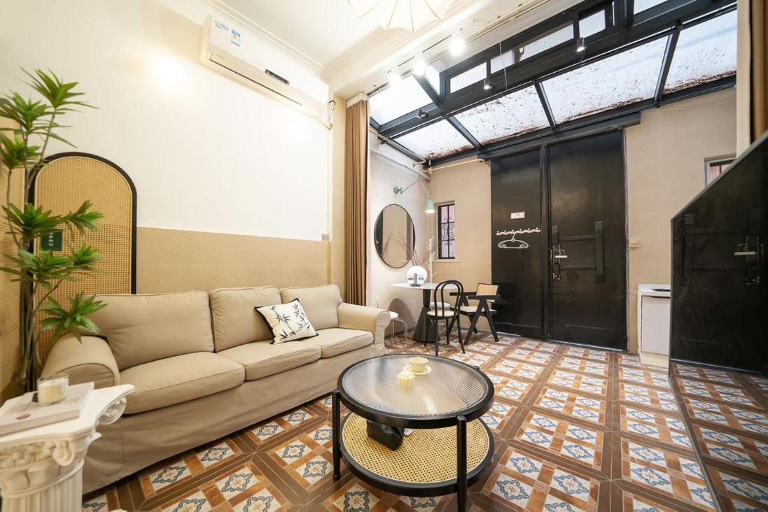 Shanghai Hills & Serendipity Family Boutique Near Line13 Mid Huaihai Road