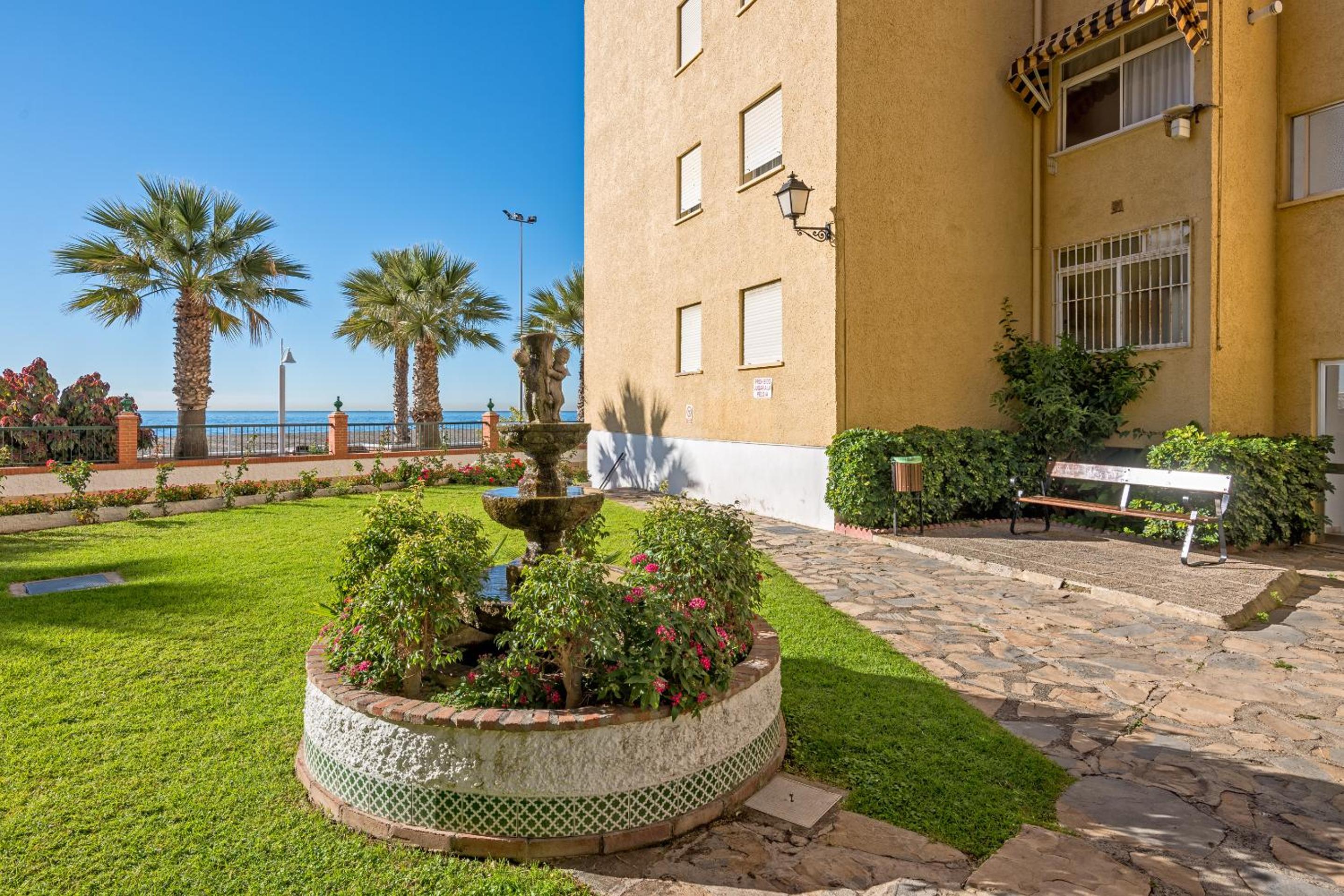 WintowinRentals Dream Apartment next to the beach