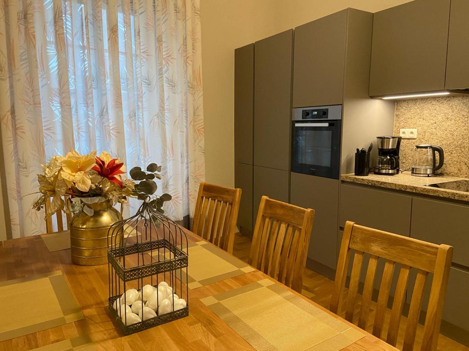 Stadtpalais Familien-Suite 4 Zimmer mit Galerie maximal 6 Personen