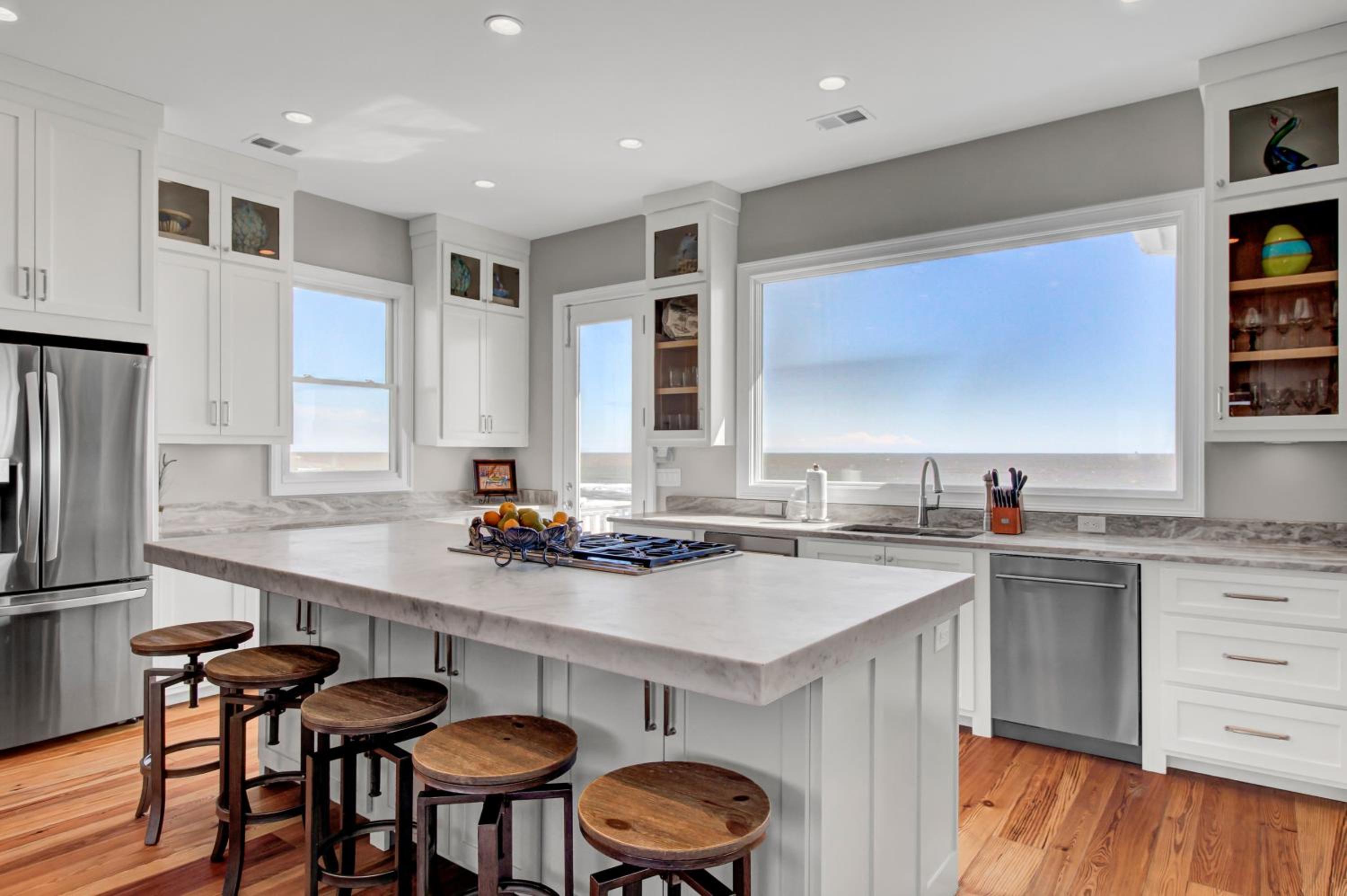 502 Ocean Blvd by AvantStay Beachfront w Pool Ocean Views