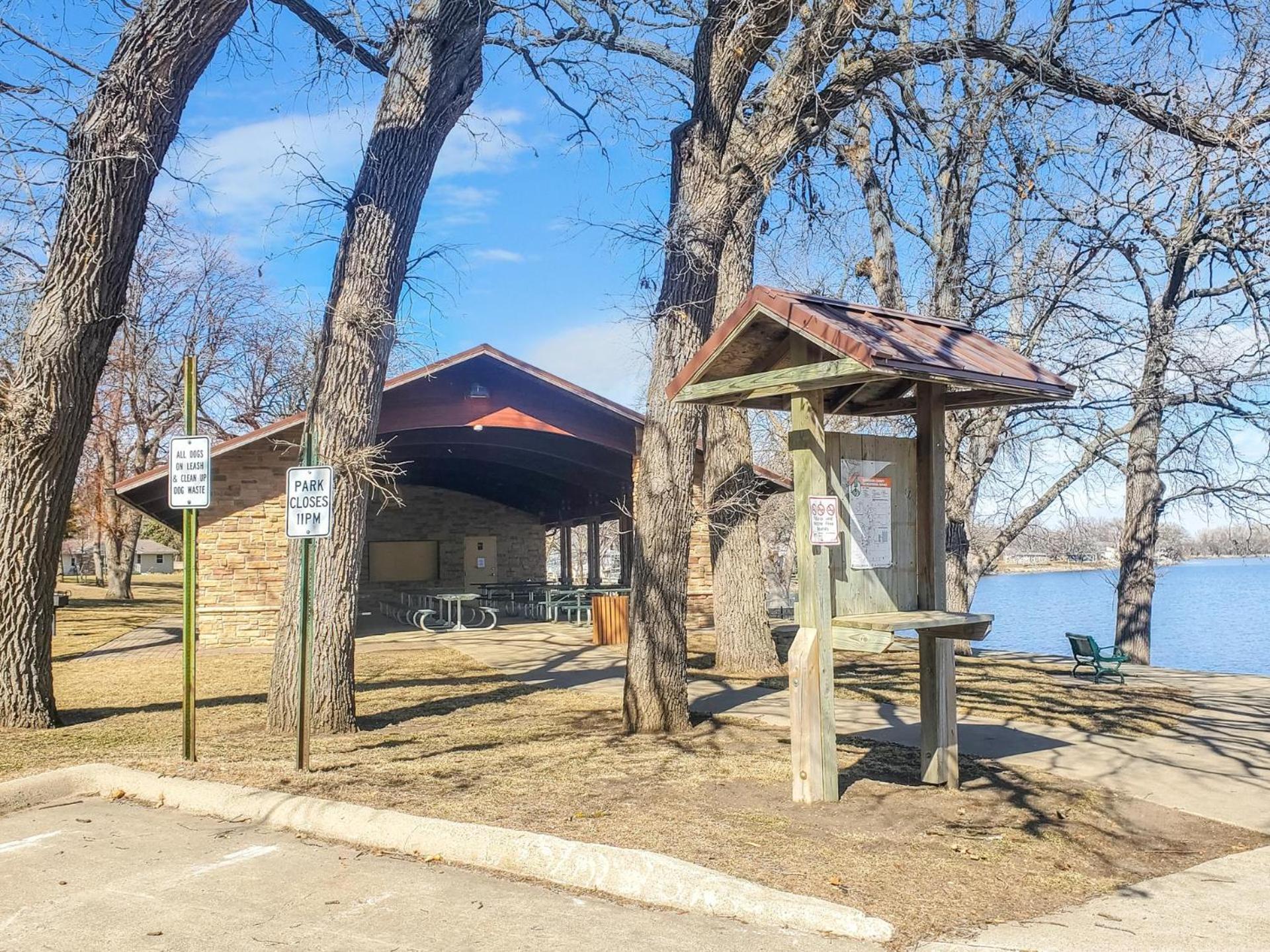 Cozy Family Cottage at the Lakes