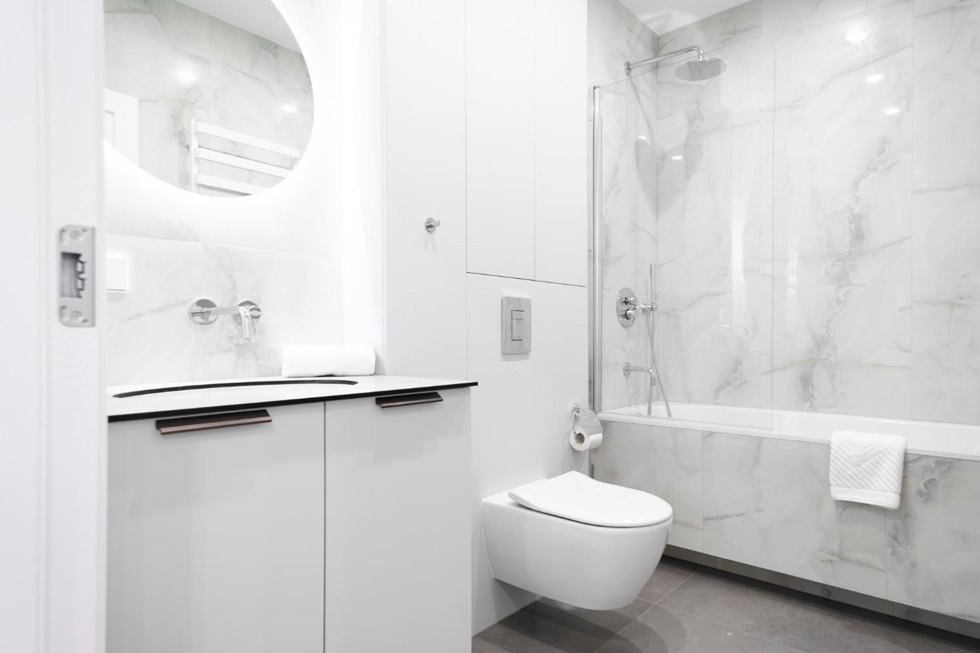 2BD Apt w-Terrace, AC, next to Dineika Park I ᴄᴏʜᴏsᴛ