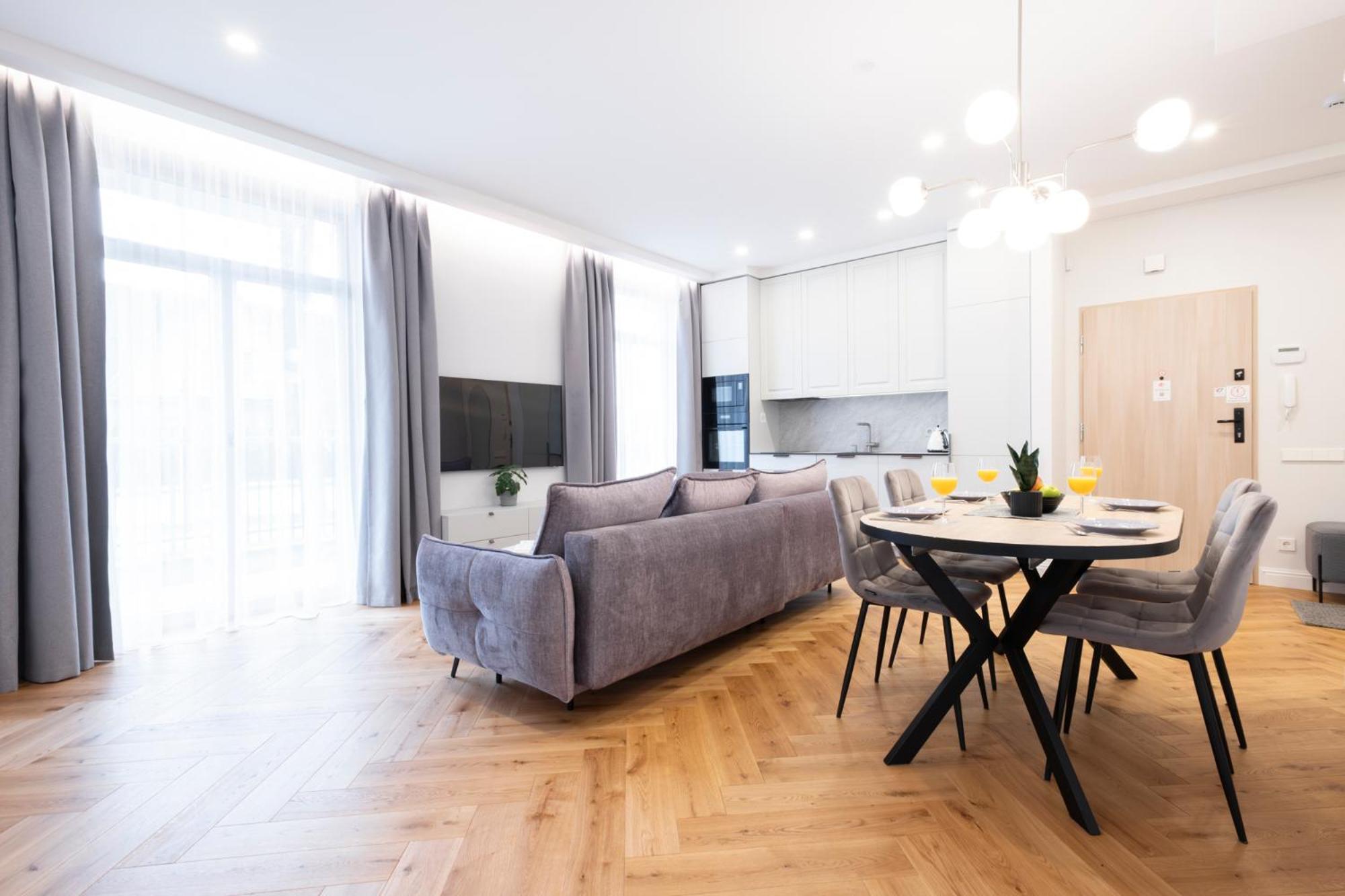 2BD Apt w-Terrace, AC, next to Dineika Park I ᴄᴏʜᴏsᴛ