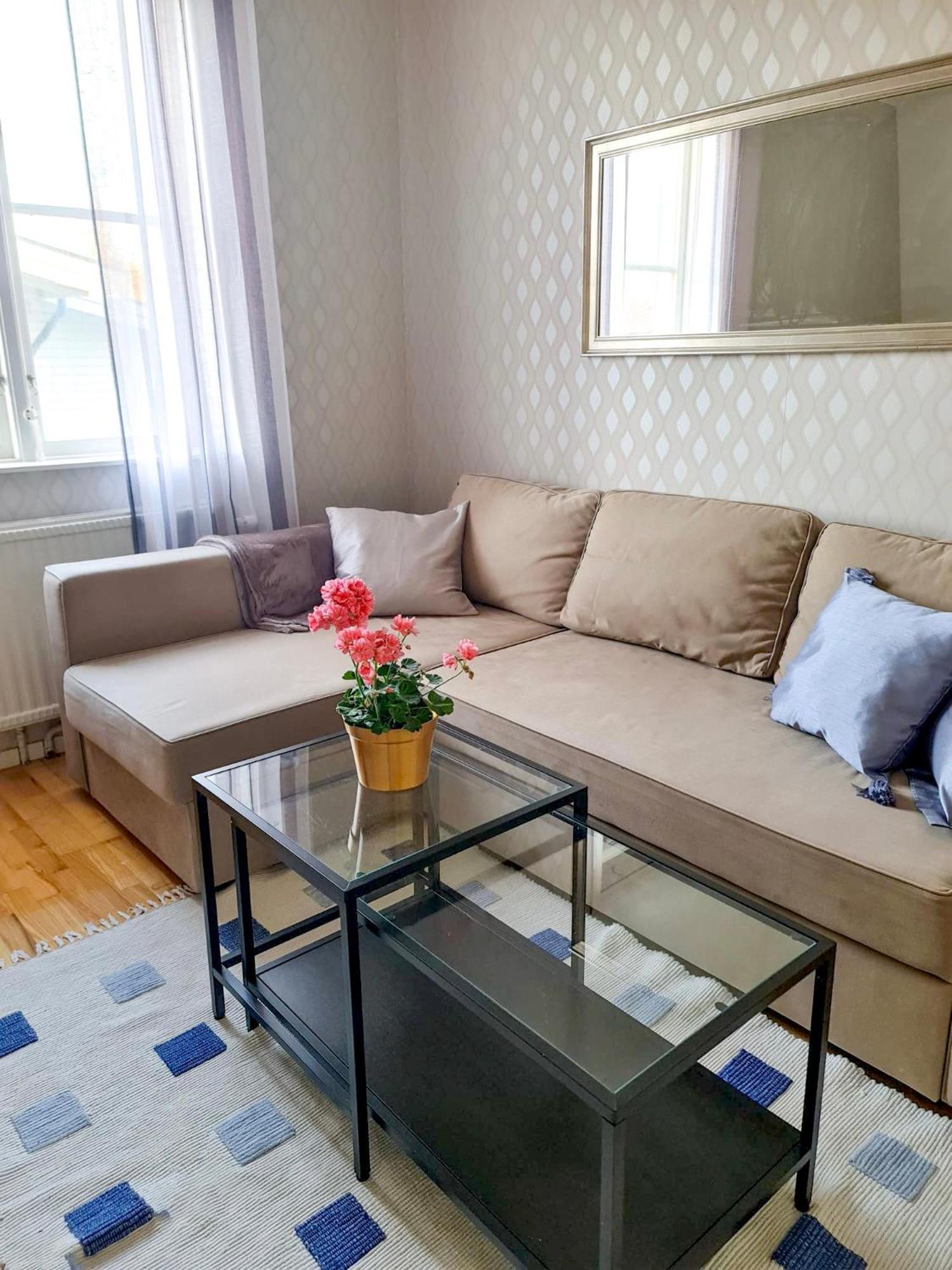 Apartment in private villa view 4