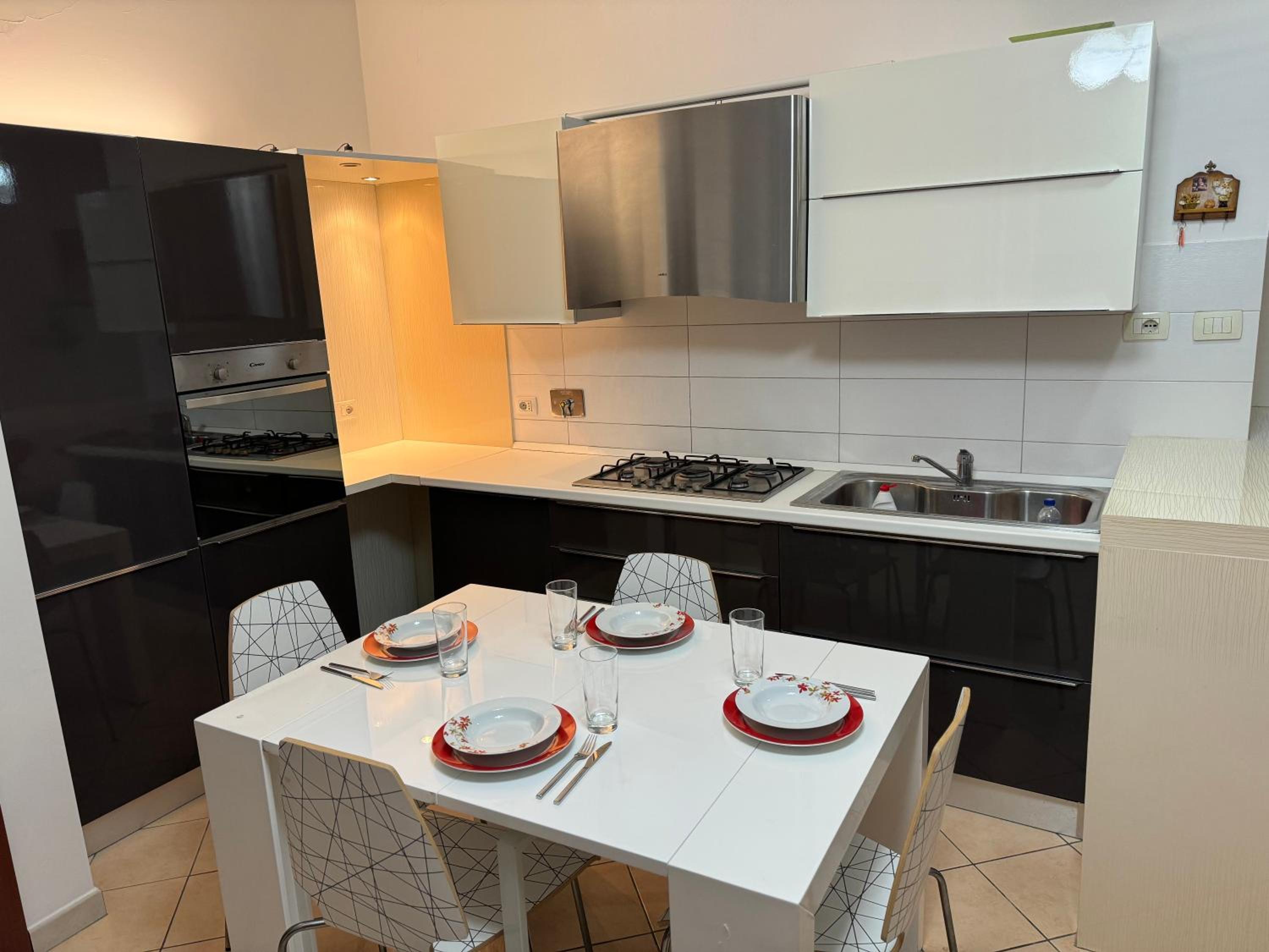 3 Bedrooms Apartment