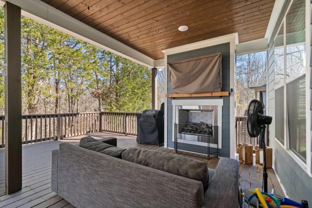 Lakeside Cottage w/Golf Cart, Hot Tub, & Fire Pit view 4